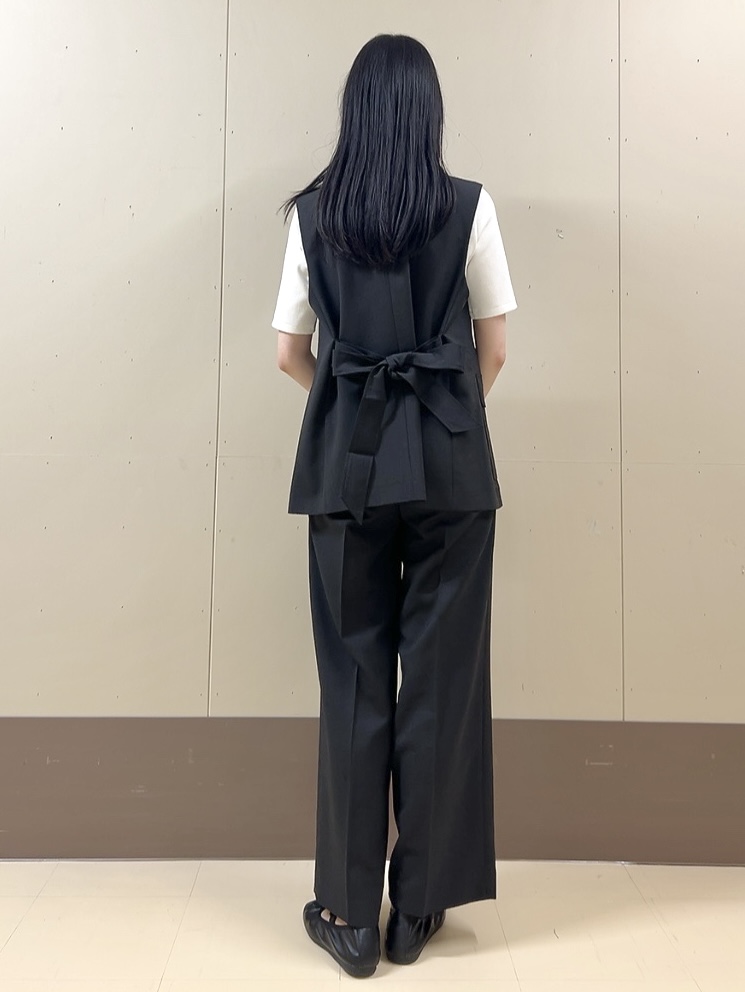 sechiさんの「UNTITLED｜【セットアップ可/UV/接触冷感】スラブキーネックジレ」を使ったコーディネート