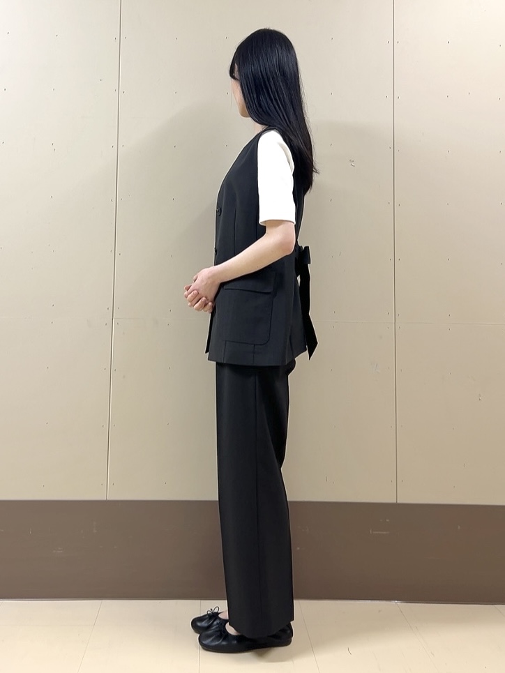 sechiさんの「UNTITLED｜【セットアップ可/UV/接触冷感】スラブキーネックジレ」を使ったコーディネート