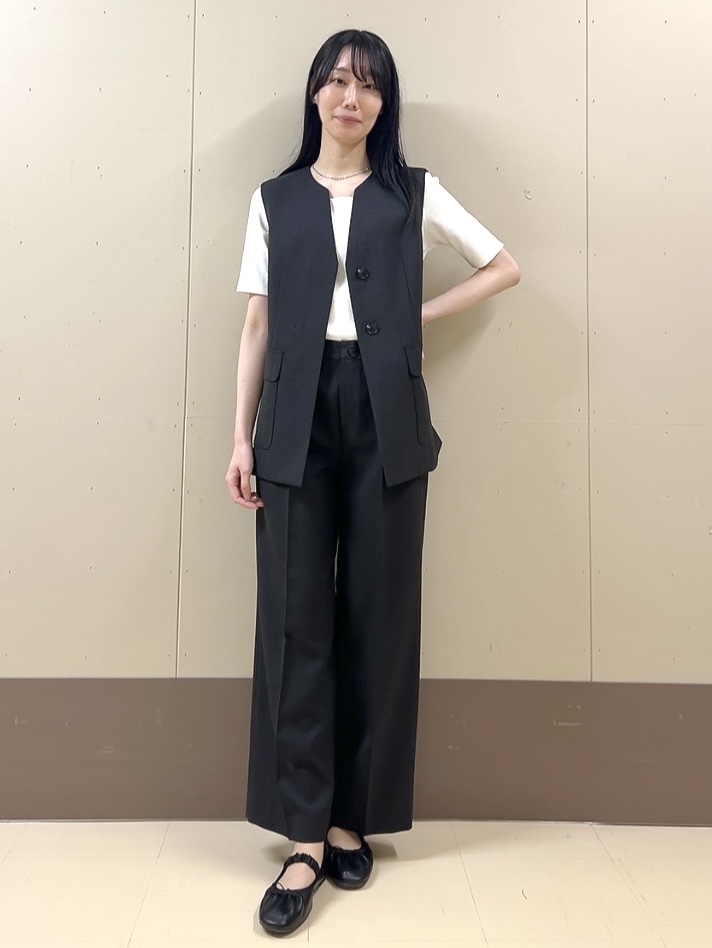 sechiさんの「UNTITLED｜【セットアップ可/UV/接触冷感】スラブキーネックジレ」を使ったコーディネート
