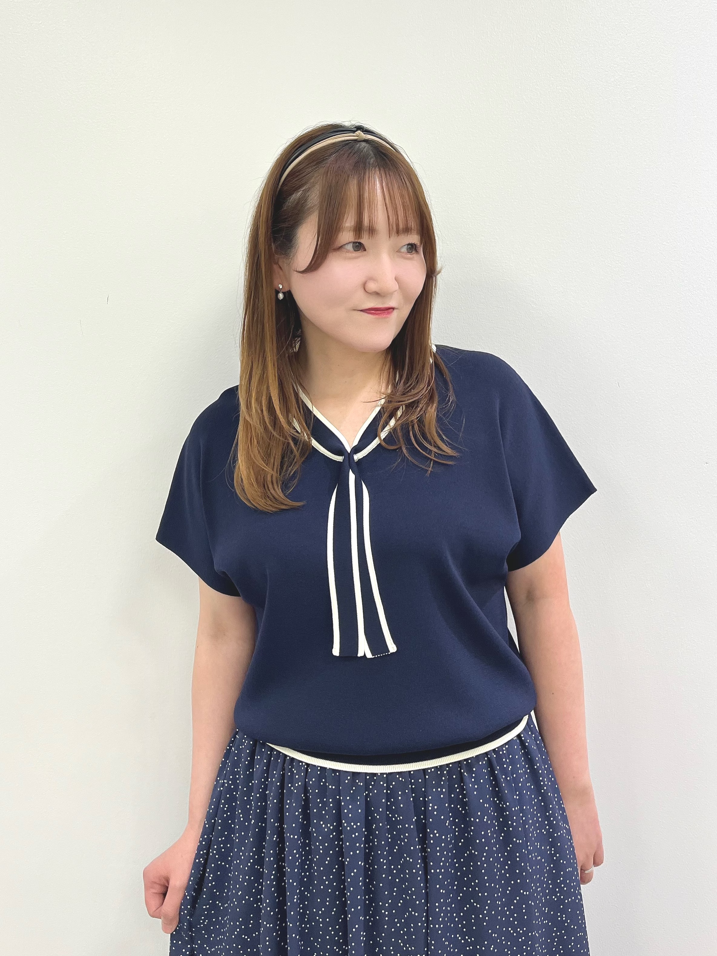 ゆっきーさんの「SHOO･LA･RUE｜【毎日洗える/ひんやり/UV/S-LL】 毛玉になりにくい配色ボウタイ半袖ニット」を使ったコーディネート