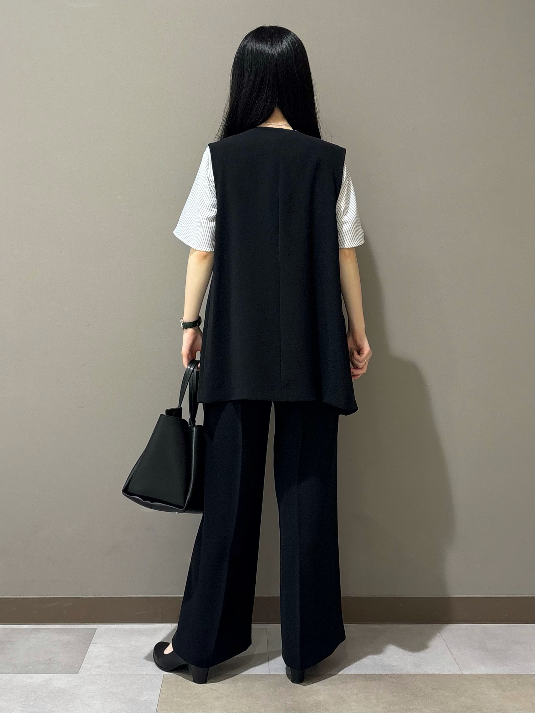 KEIKOさんの「INDIVI｜【洗える／多機能／SETUP可】着る日傘ジレジャケット」を使ったコーディネート
