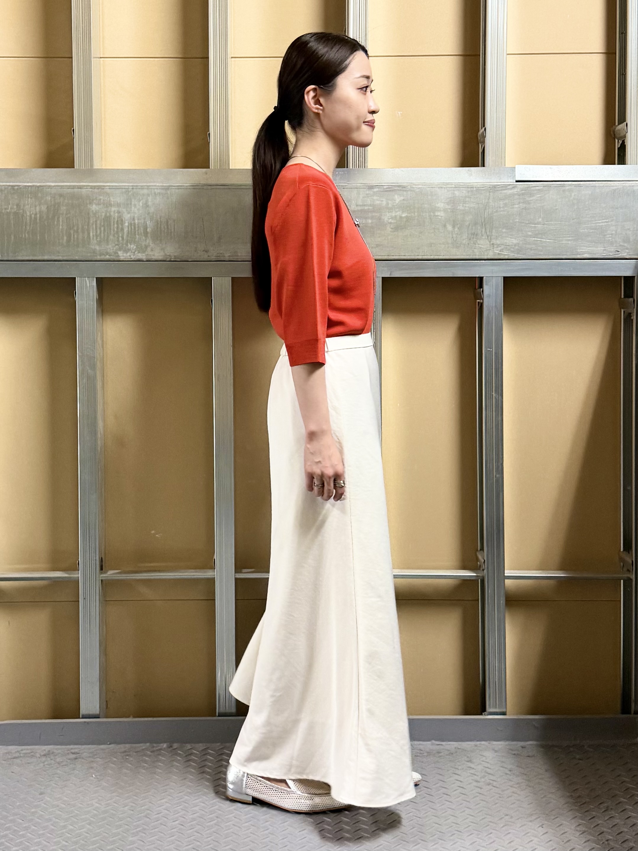 sahoさんの「THE SHOP TK｜【S-XL/ひんやりタッチ】美しさ際立つ 6分袖ニット 洗濯機OK/UVケア/毛玉になりにくい」を使ったコーディネート
