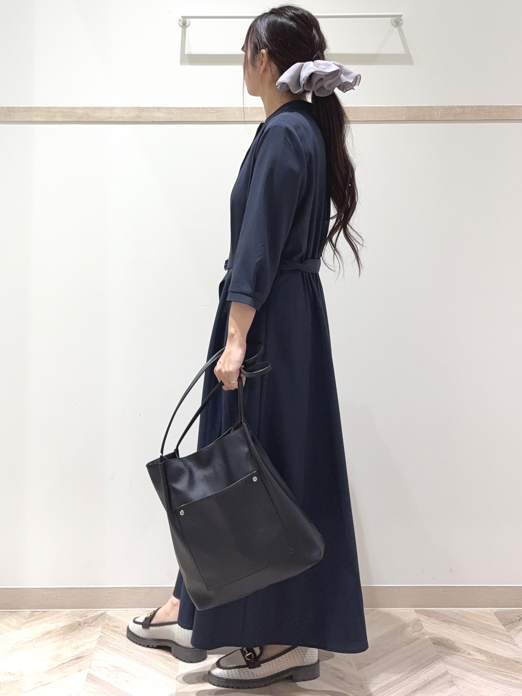 nanaさんの「SHOO･LA･RUE｜【洗濯機可/接触冷感/UV】ONOFF使える ウエストタックワンピース」を使ったコーディネート