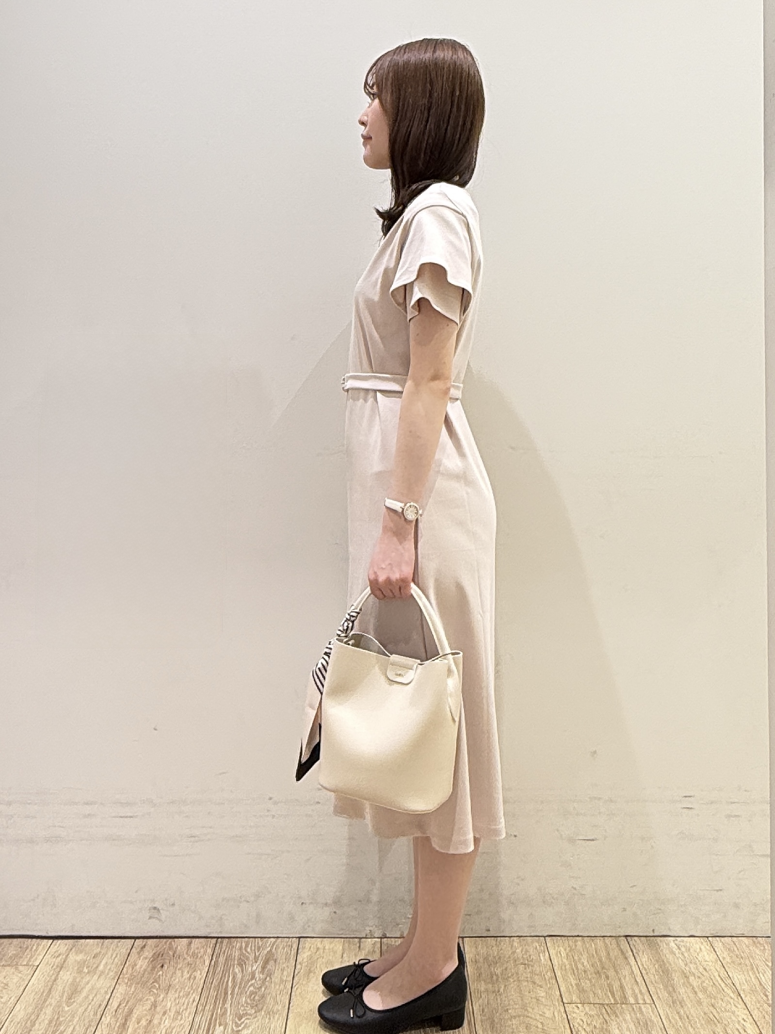 MOMOさんの「index｜【接触冷感／UVケア】Iラインフレアスリーブワンピース《洗濯機OK／XS～3L／6col》」を使ったコーディネート