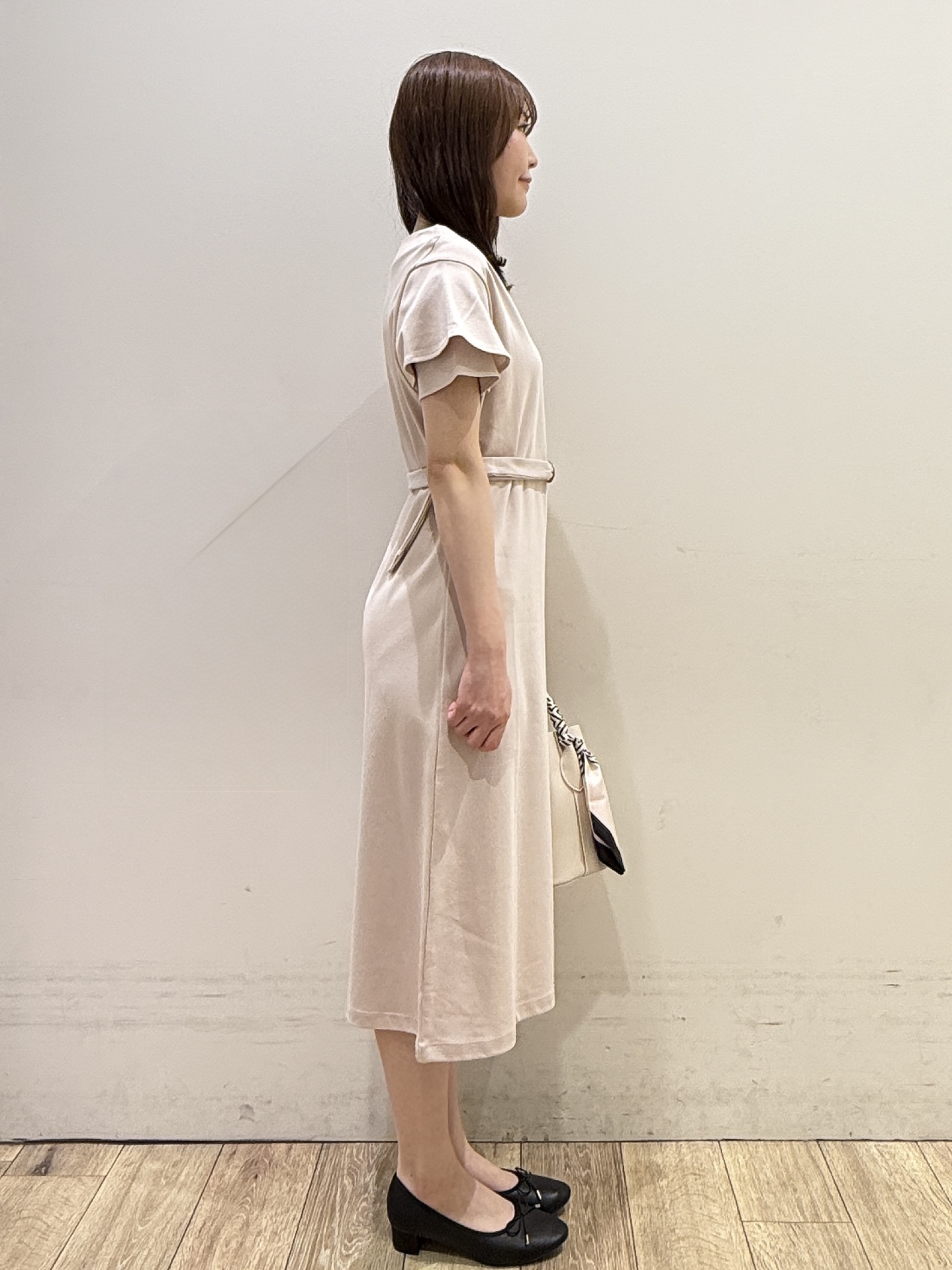 MOMOさんの「index｜【接触冷感／UVケア】Iラインフレアスリーブワンピース《洗濯機OK／XS～3L／6col》」を使ったコーディネート