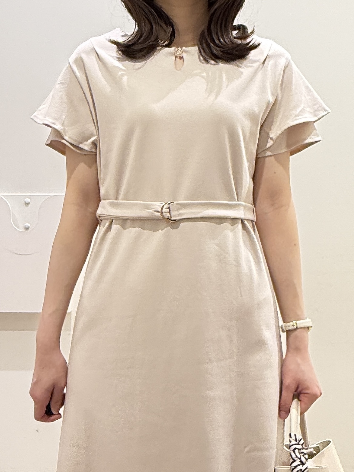 MOMOさんの「index｜【接触冷感／UVケア】Iラインフレアスリーブワンピース《洗濯機OK／XS～3L／6col》」を使ったコーディネート