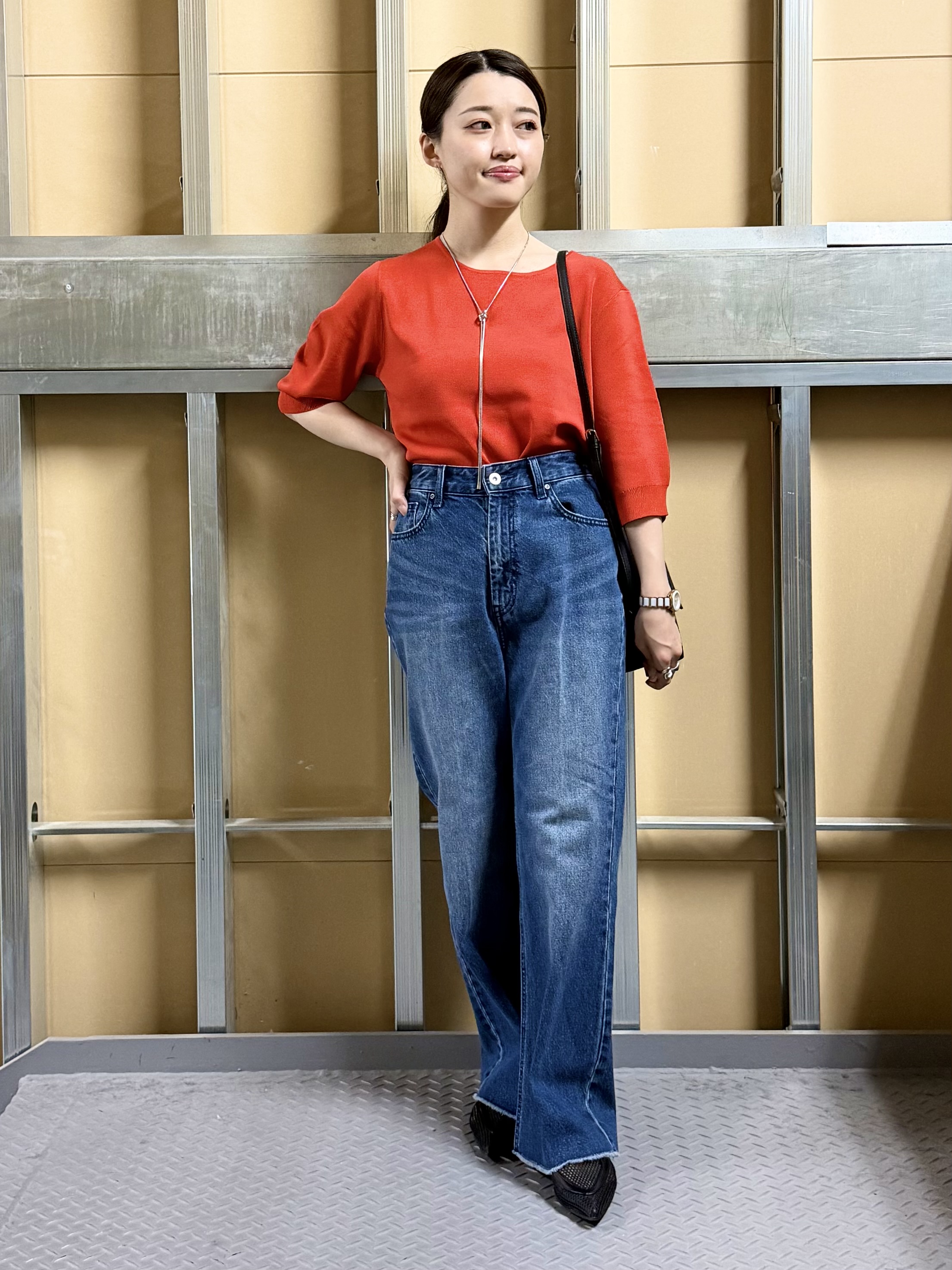 sahoさんの「THE SHOP TK｜【後ろ姿もサマになる】バックシャーリングシャツ」を使ったコーディネート