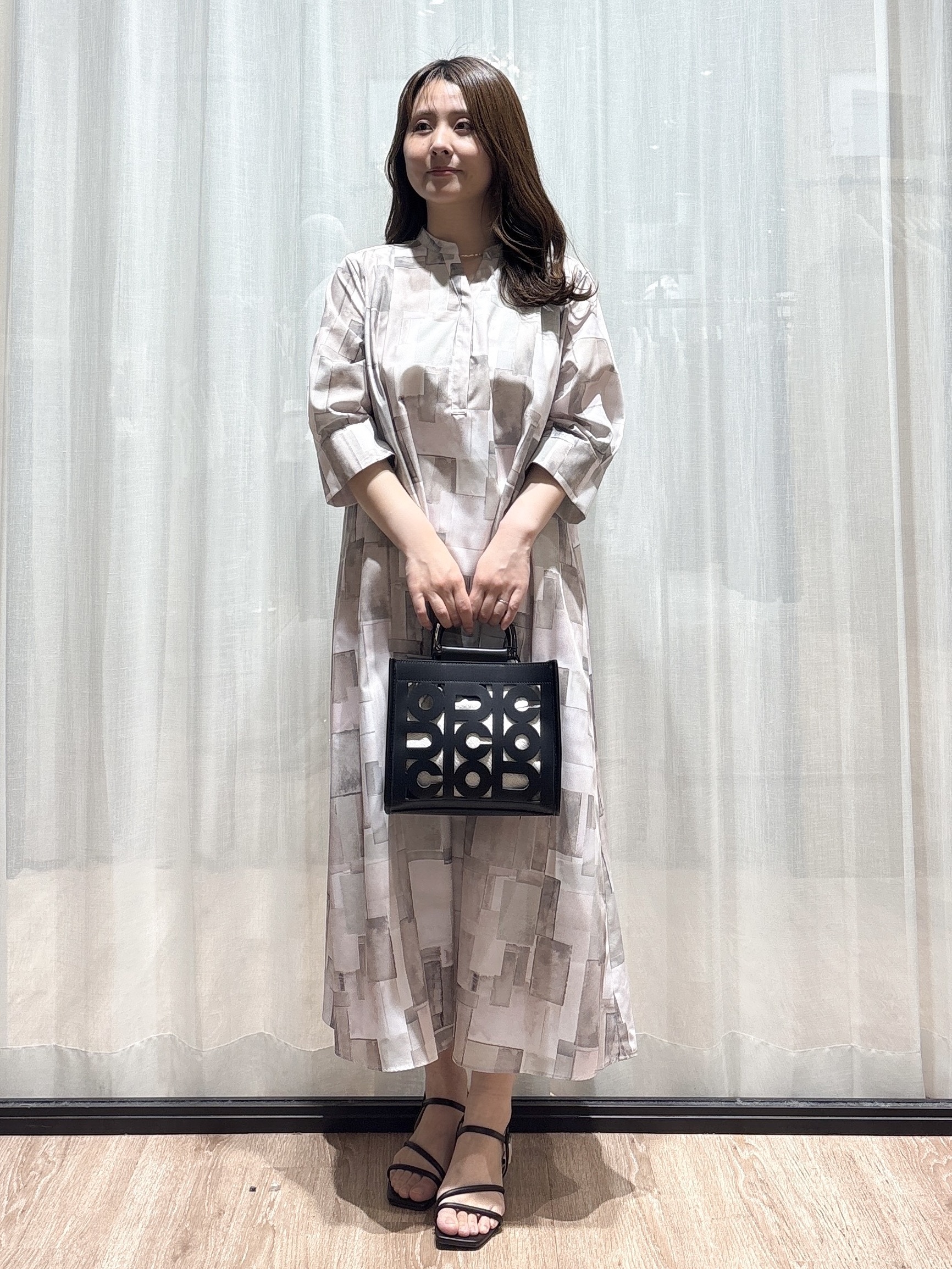 かなさんの「OPAQUE.CLIP｜アート柄プリントワンピース【洗濯機OK】」を使ったコーディネート