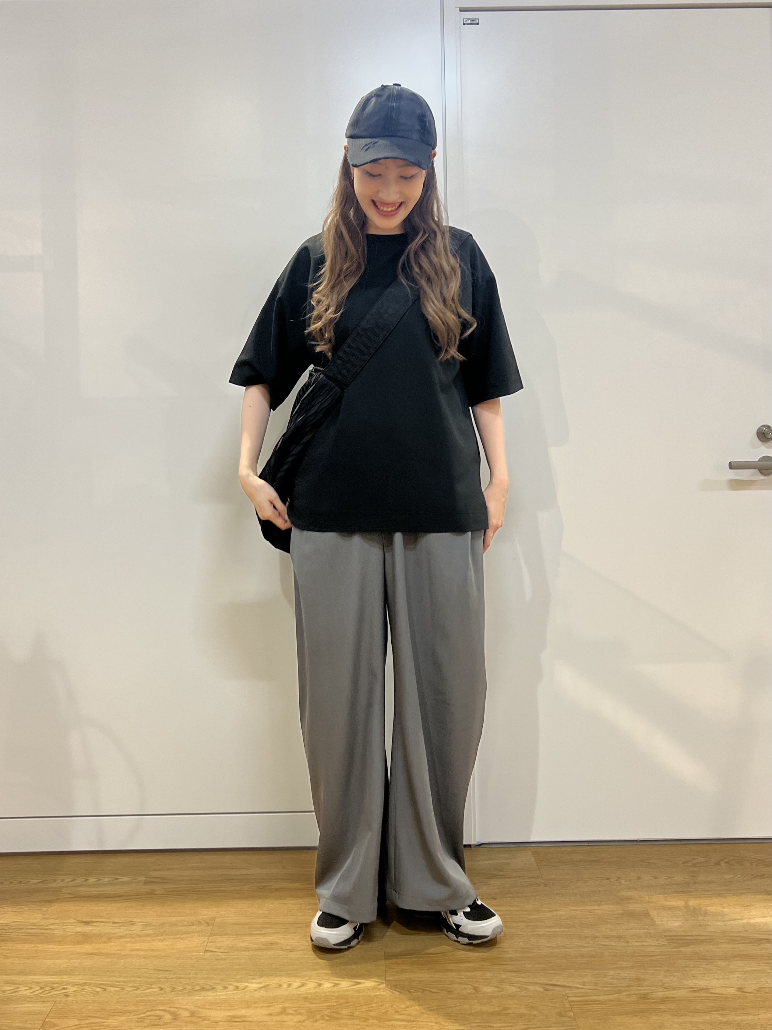 mさんの「tk.TAKEO KIKUCHI｜AIRY DRYクルーネックTシャツ/吸水速乾/UVカット/マシーンウォッシャブル/洗濯可/イージー」を使ったコーディネート