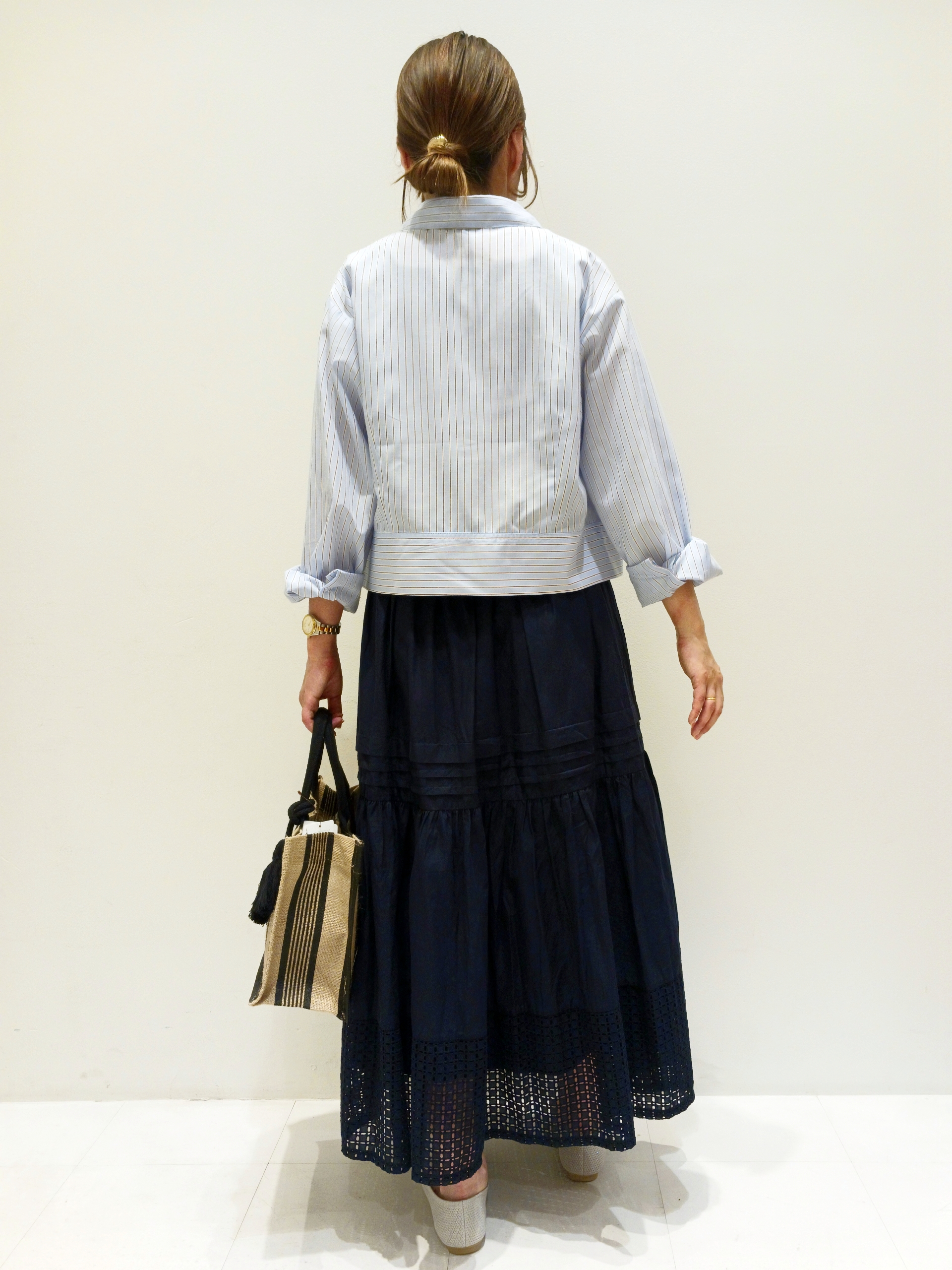 mizueさんの「grove｜【貴島明日香さん着用／イージーケア／接触冷感】麻混クロップドシャツ」を使ったコーディネート