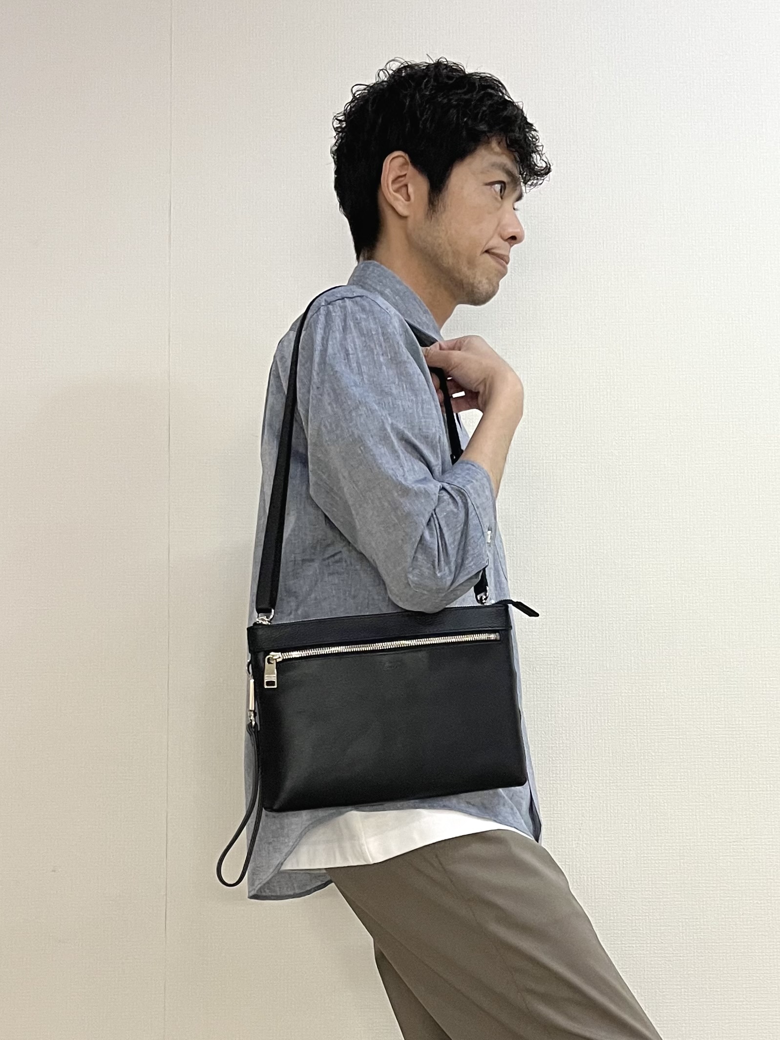 URAさんの「TAKEO KIKUCHI｜【接触冷感】ハイブリッド リネン 七分袖シャツ」を使ったコーディネート