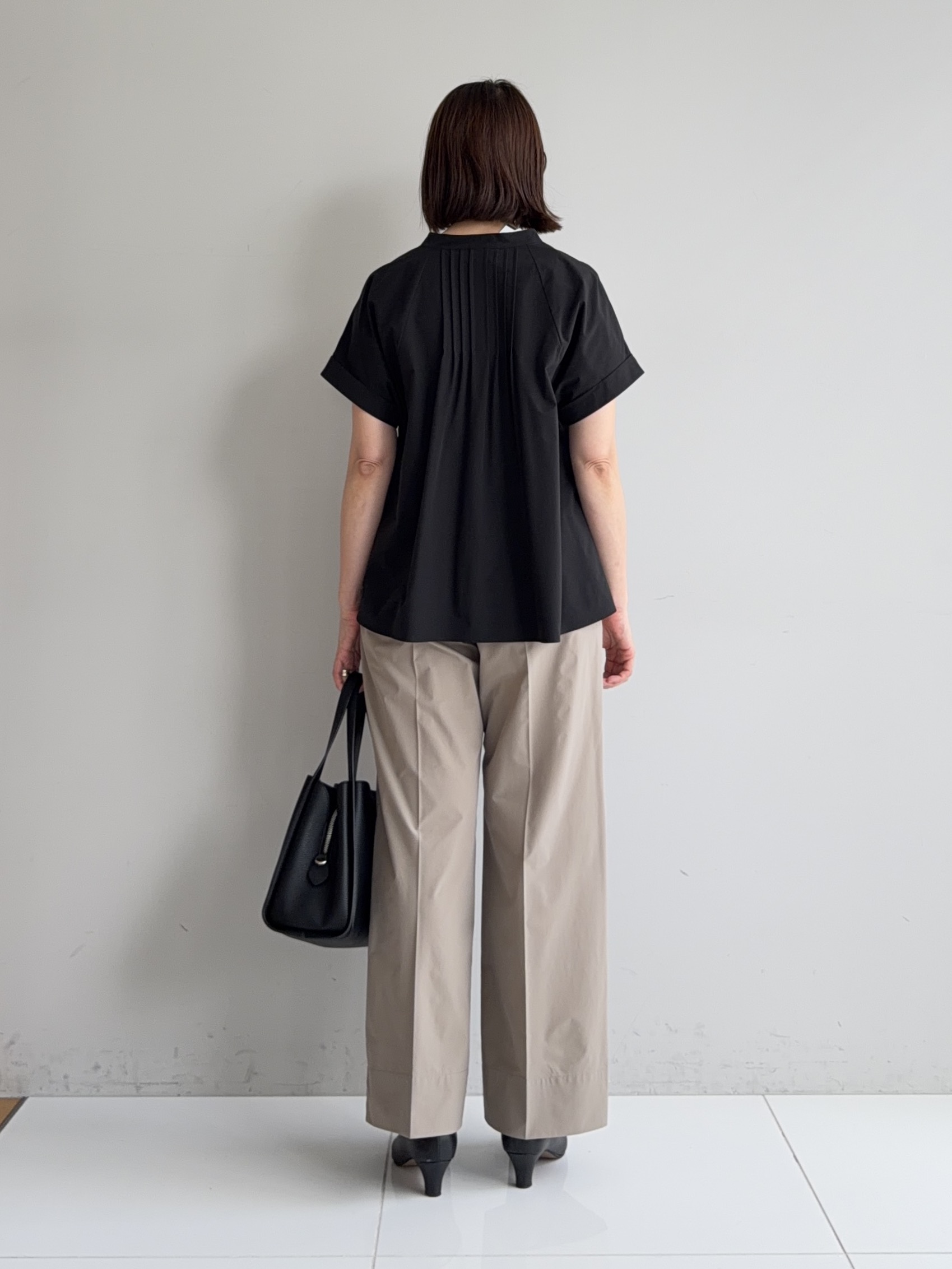 murayamaさんの「INDIVI｜【撥水／UVケア／SETUP可能】軽量タックスキッパーブラウス」を使ったコーディネート