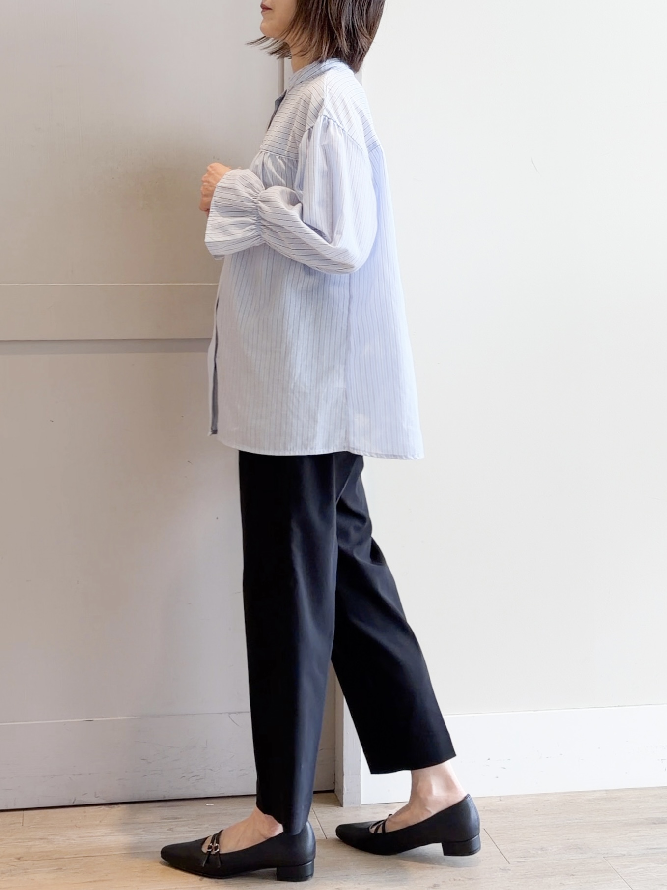 yamakoさんの「grove｜【貴島明日香さん着用／イージーケア／接触冷感】麻混スタンドギャザーシャツ」を使ったコーディネート