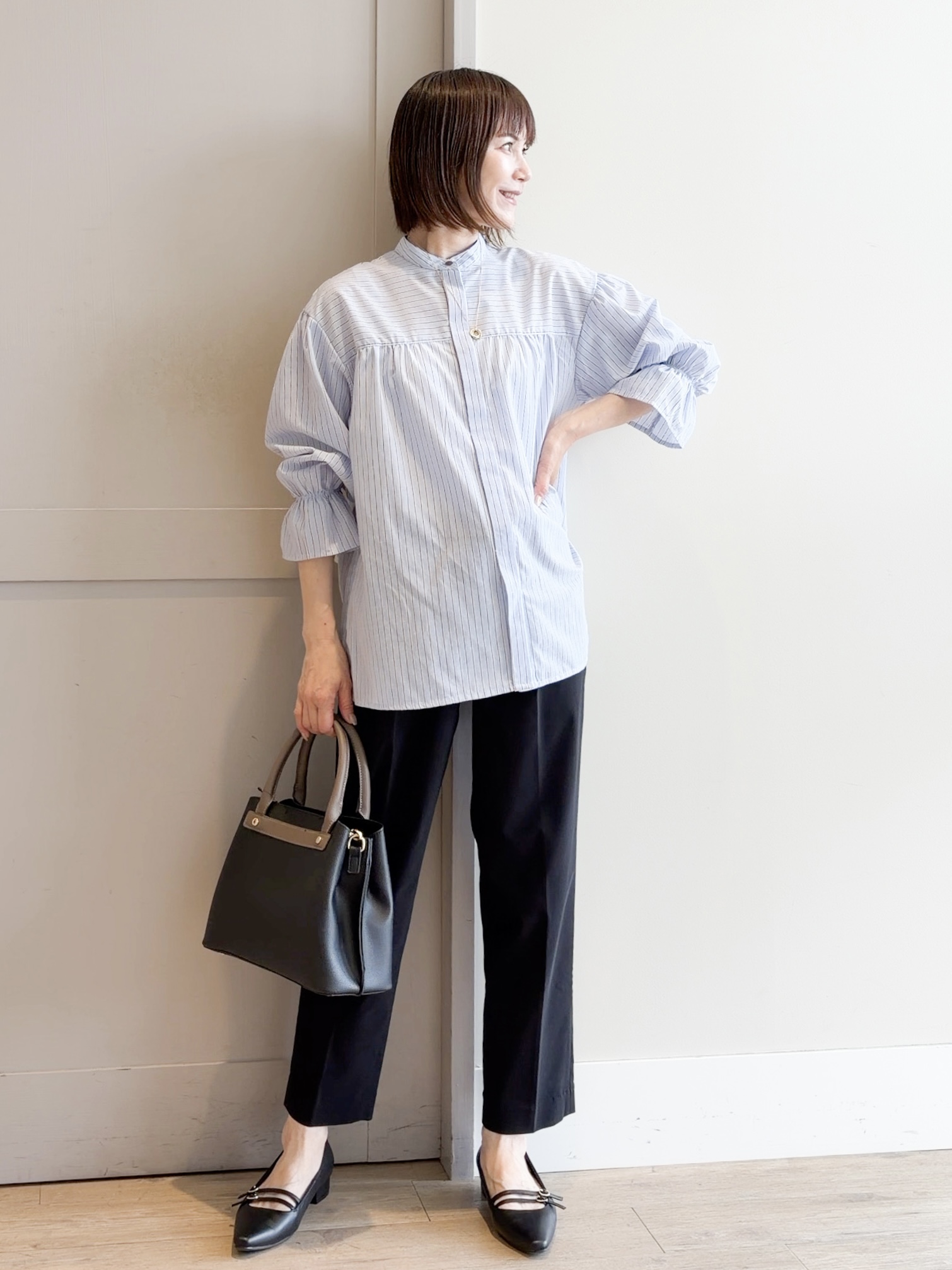 yamakoさんの「grove｜【貴島明日香さん着用／イージーケア／接触冷感】麻混スタンドギャザーシャツ」を使ったコーディネート
