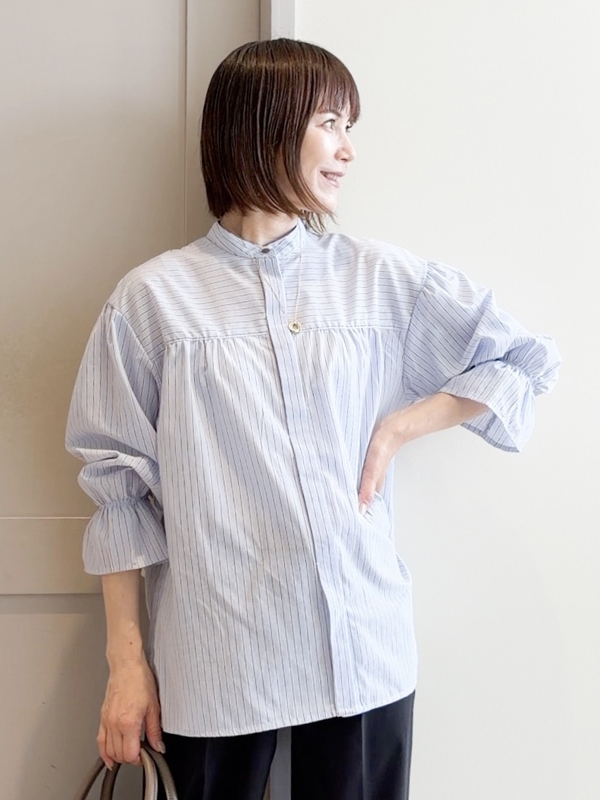 yamakoさんの「grove｜【貴島明日香さん着用／イージーケア／接触冷感】麻混スタンドギャザーシャツ」を使ったコーディネート
