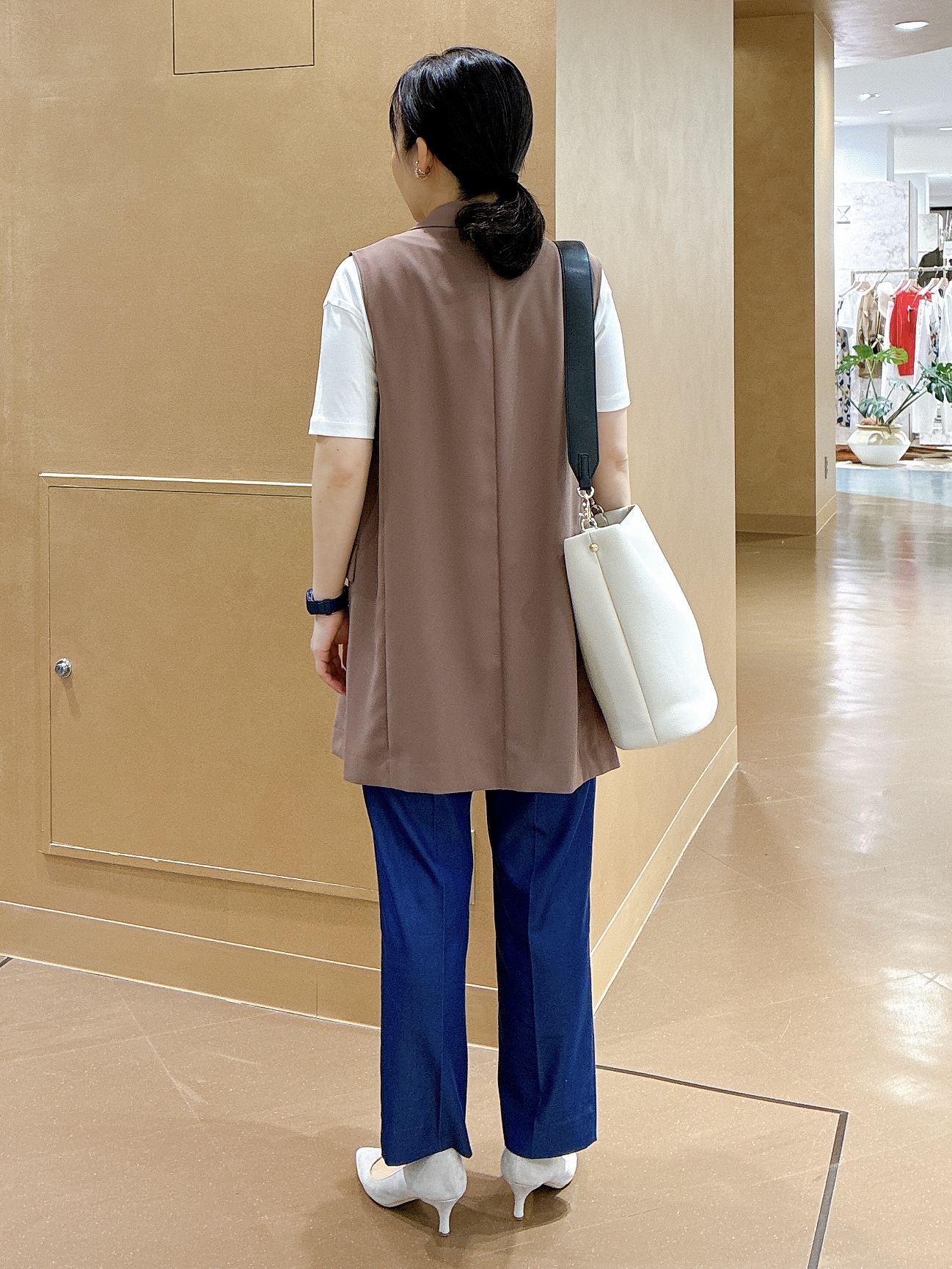 hattoriさんの「INDIVI｜【UVケア／選べるグラフィック】スムースジャージTシャツ」を使ったコーディネート
