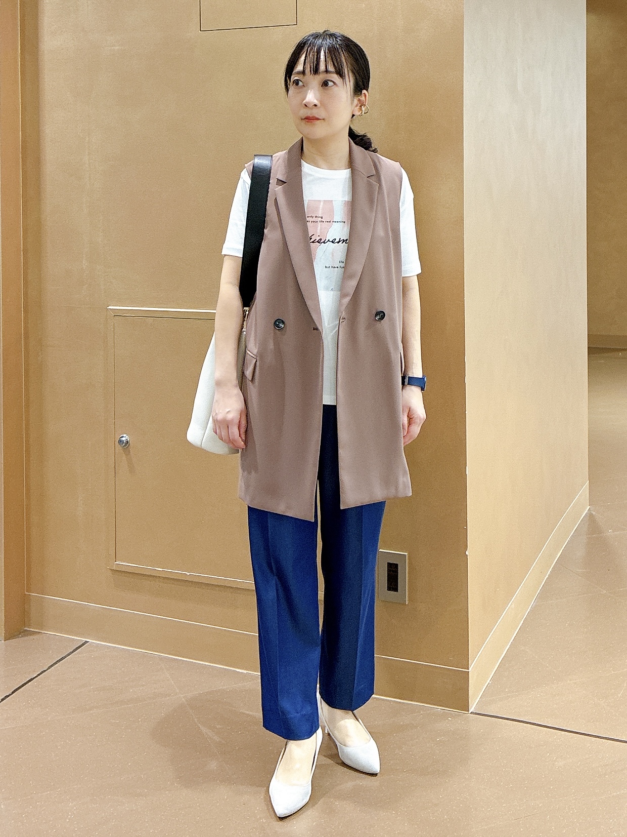 hattoriさんの「INDIVI｜【UVケア／選べるグラフィック】スムースジャージTシャツ」を使ったコーディネート
