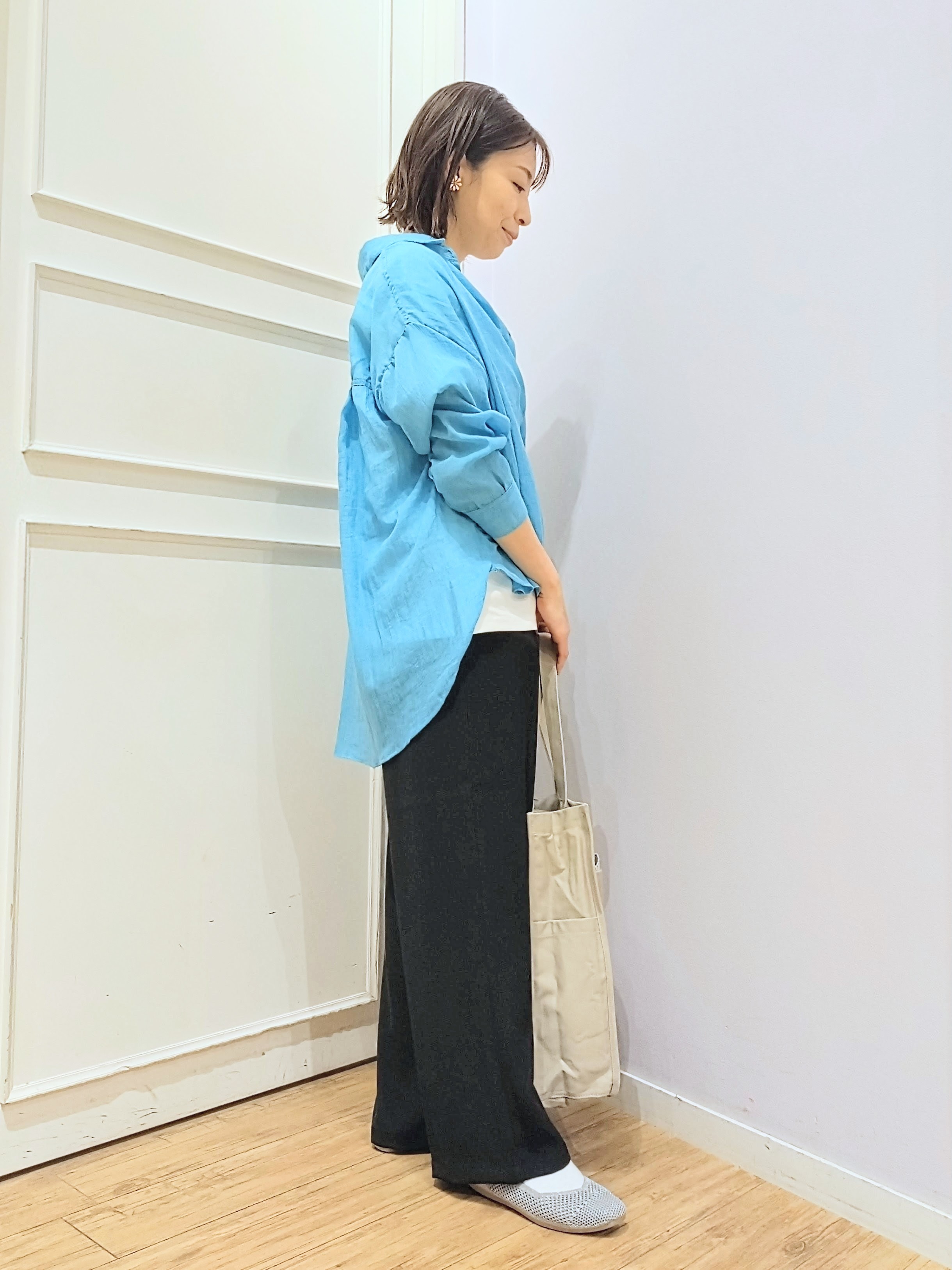 miomioさんの「SHOO･LA･RUE｜【体型カバー】ふんわり質感 やわらかこなれシアーシャツ」を使ったコーディネート