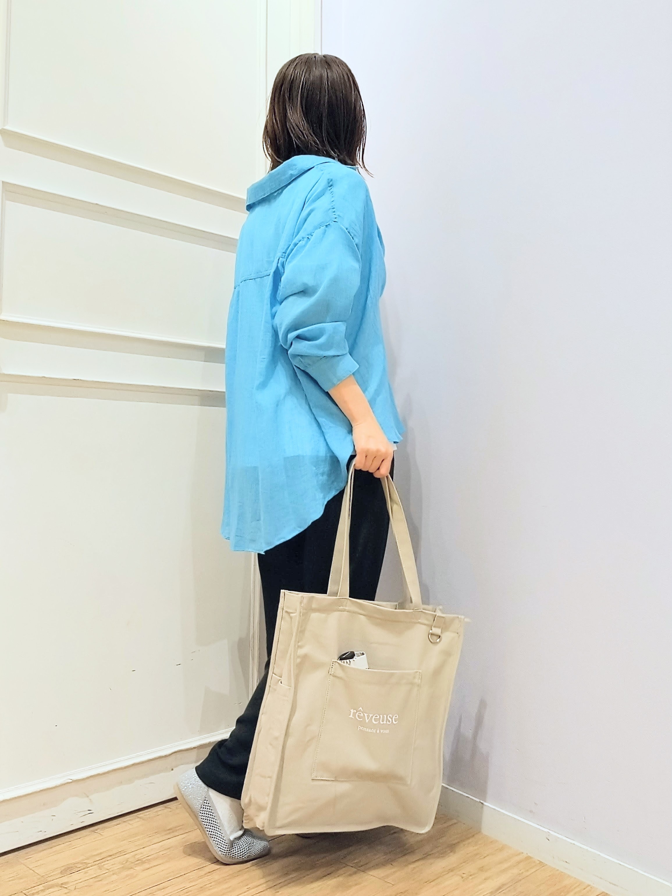 miomioさんの「SHOO･LA･RUE｜【体型カバー】ふんわり質感 やわらかこなれシアーシャツ」を使ったコーディネート