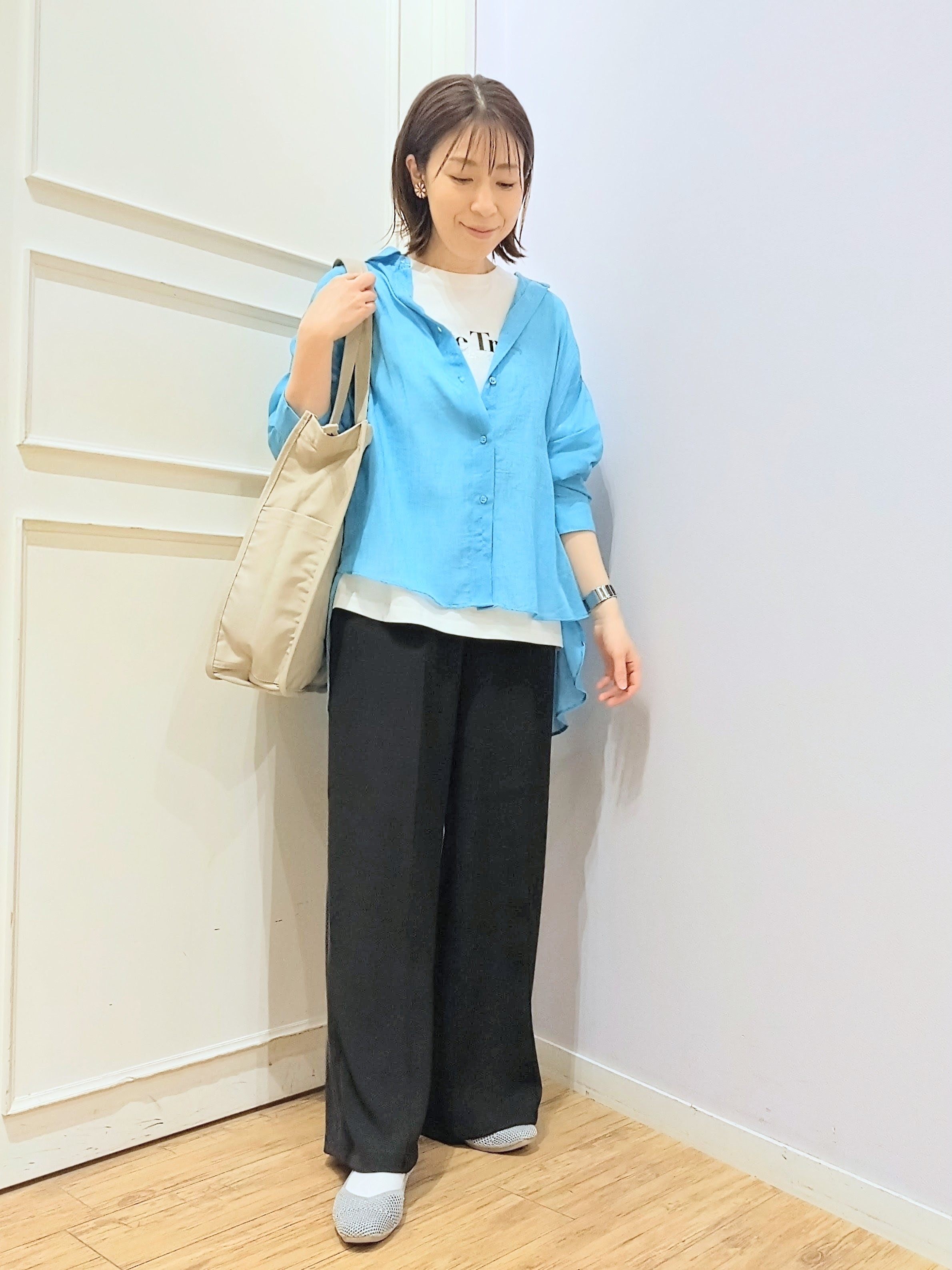miomioさんの「SHOO･LA･RUE｜【体型カバー】ふんわり質感 やわらかこなれシアーシャツ」を使ったコーディネート