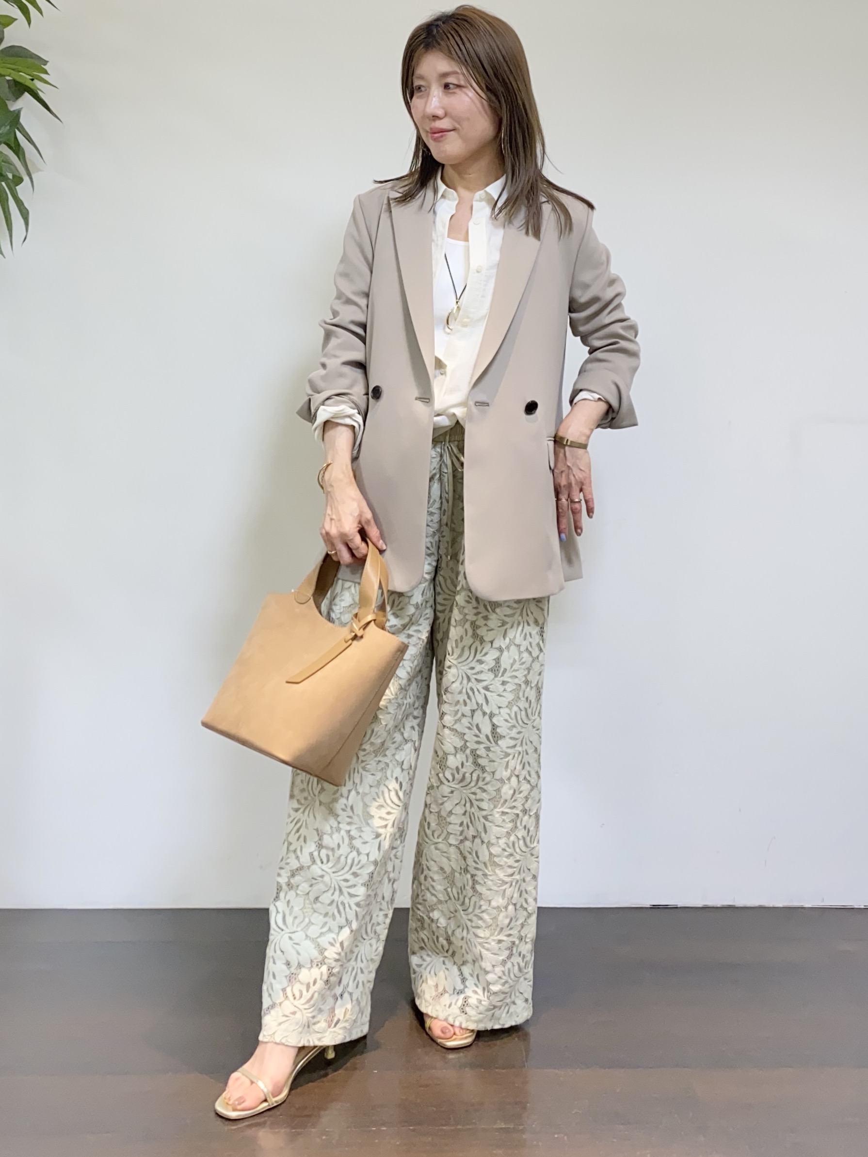 tomoさんの「UNTITLED｜【洗える/ストレッチ性】ダブルブレストジャケット」を使ったコーディネート