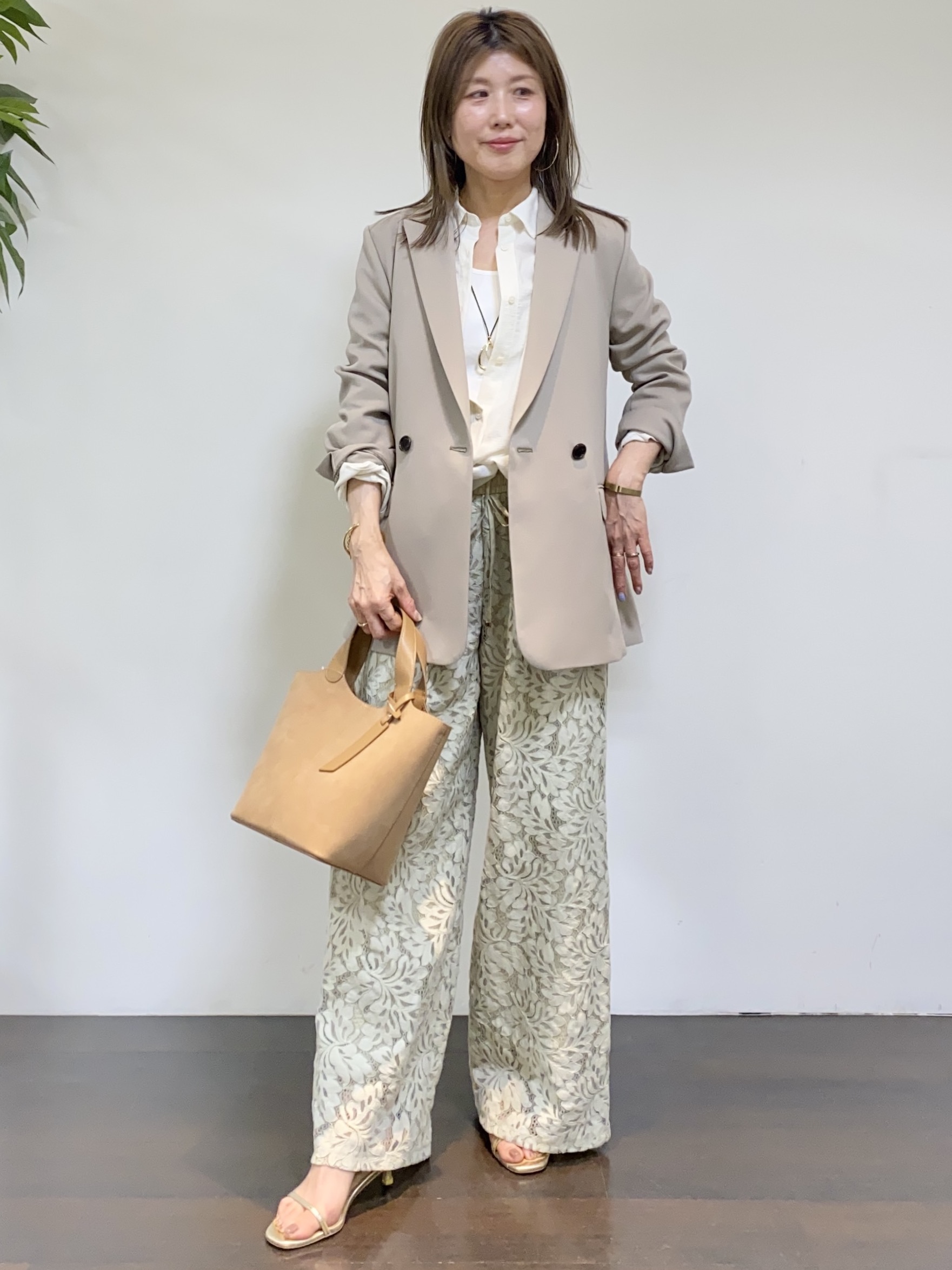 tomoさんの「UNTITLED｜【洗える/ストレッチ性】ダブルブレストジャケット」を使ったコーディネート