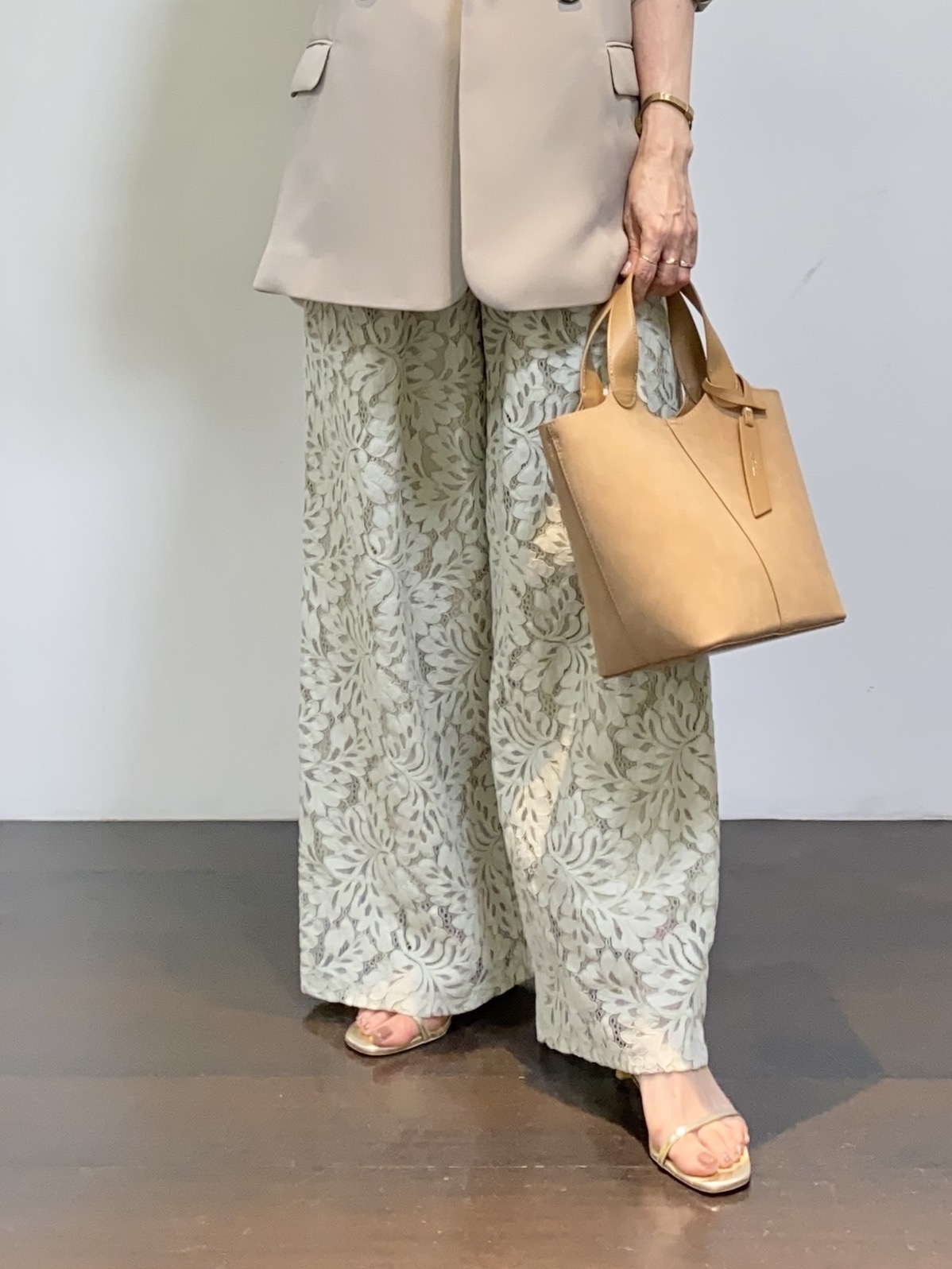 tomoさんの「UNTITLED｜【洗える/ストレッチ性】ダブルブレストジャケット」を使ったコーディネート