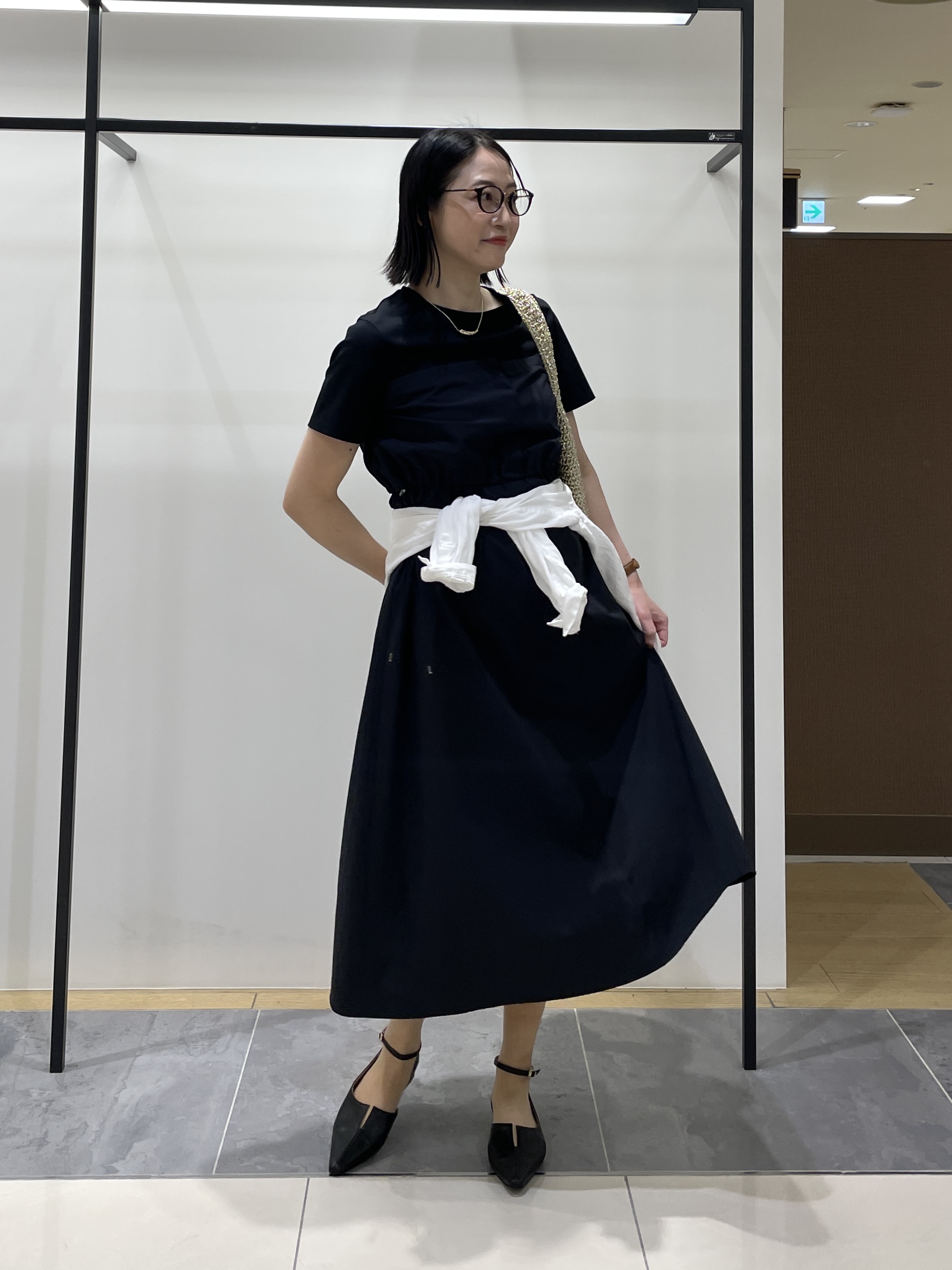 shihoさんの「INDIVI｜【洗える／1枚でキマる／ドロスト付】ビスチェ風ドッキングTワンピース」を使ったコーディネート