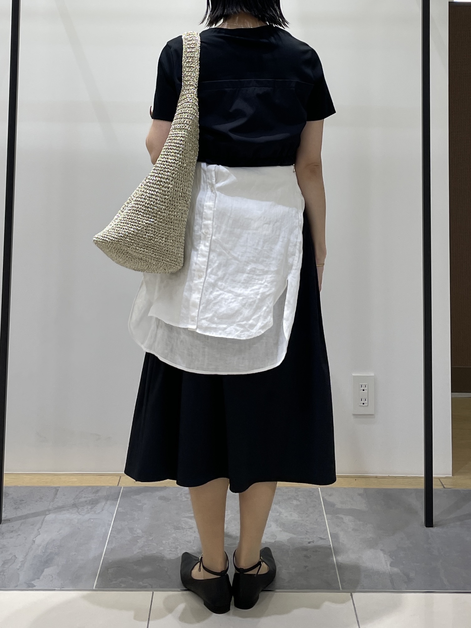 shihoさんの「INDIVI｜【洗える／1枚でキマる／ドロスト付】ビスチェ風ドッキングTワンピース」を使ったコーディネート