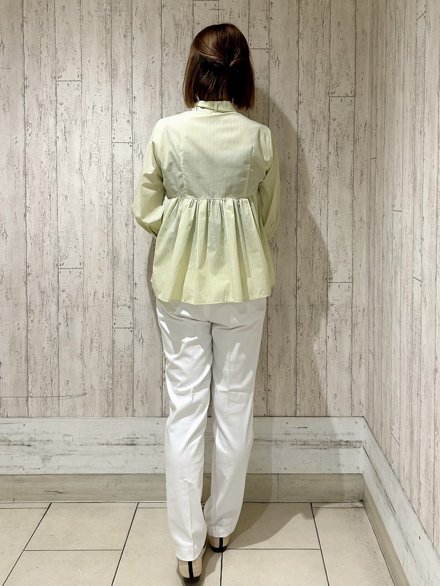 YOSHIMIさんの「index｜ペプラムブラウス／ボウタイ取り外し可【洗濯機OK／イージーアイロン／防シワ】《XS～LL／8col》」を使ったコーディネート