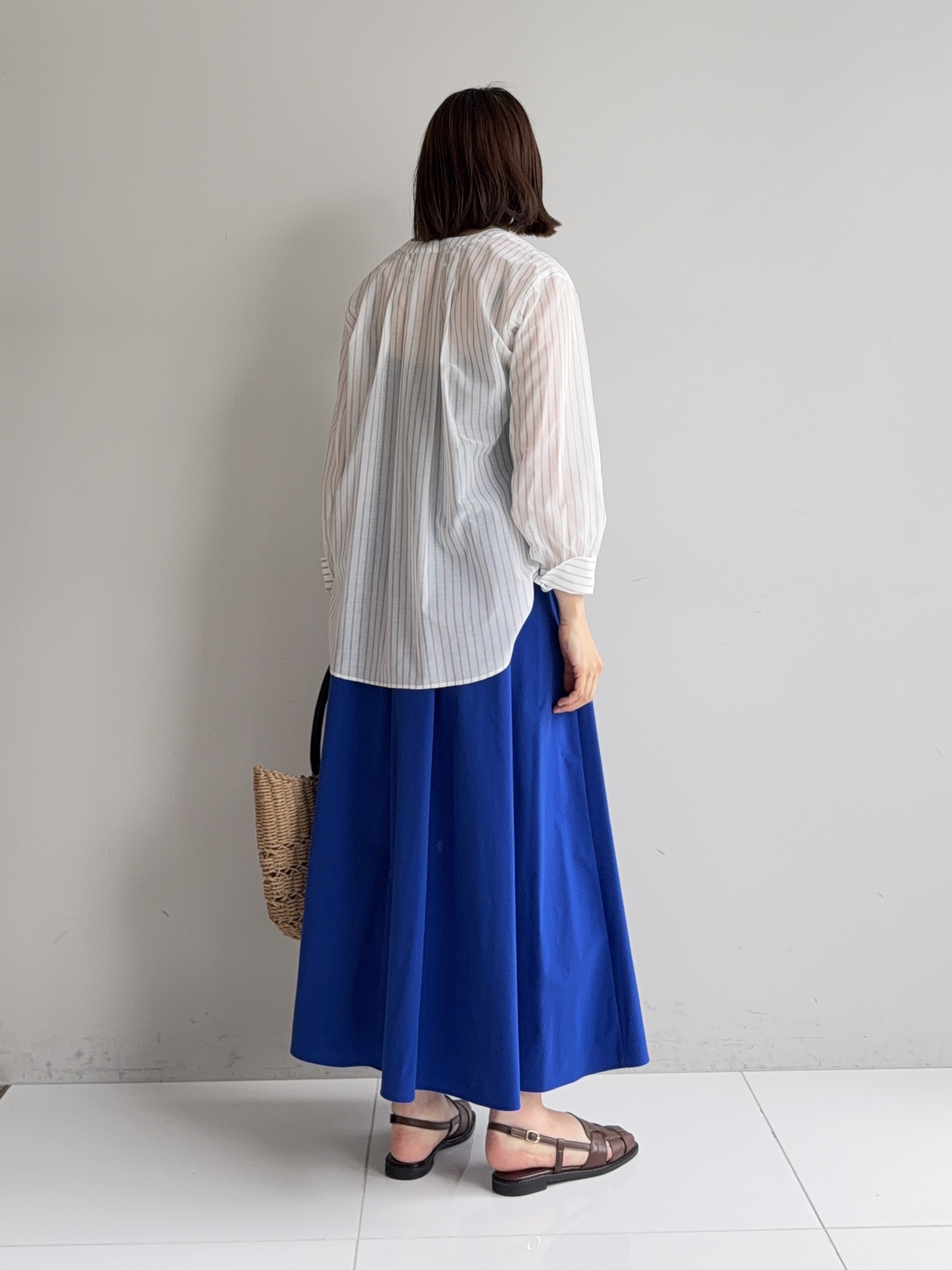 murayamaさんの「INDIVI｜【洗える／軽やか】無地＆ストライプ柄 切替タックブラウス」を使ったコーディネート