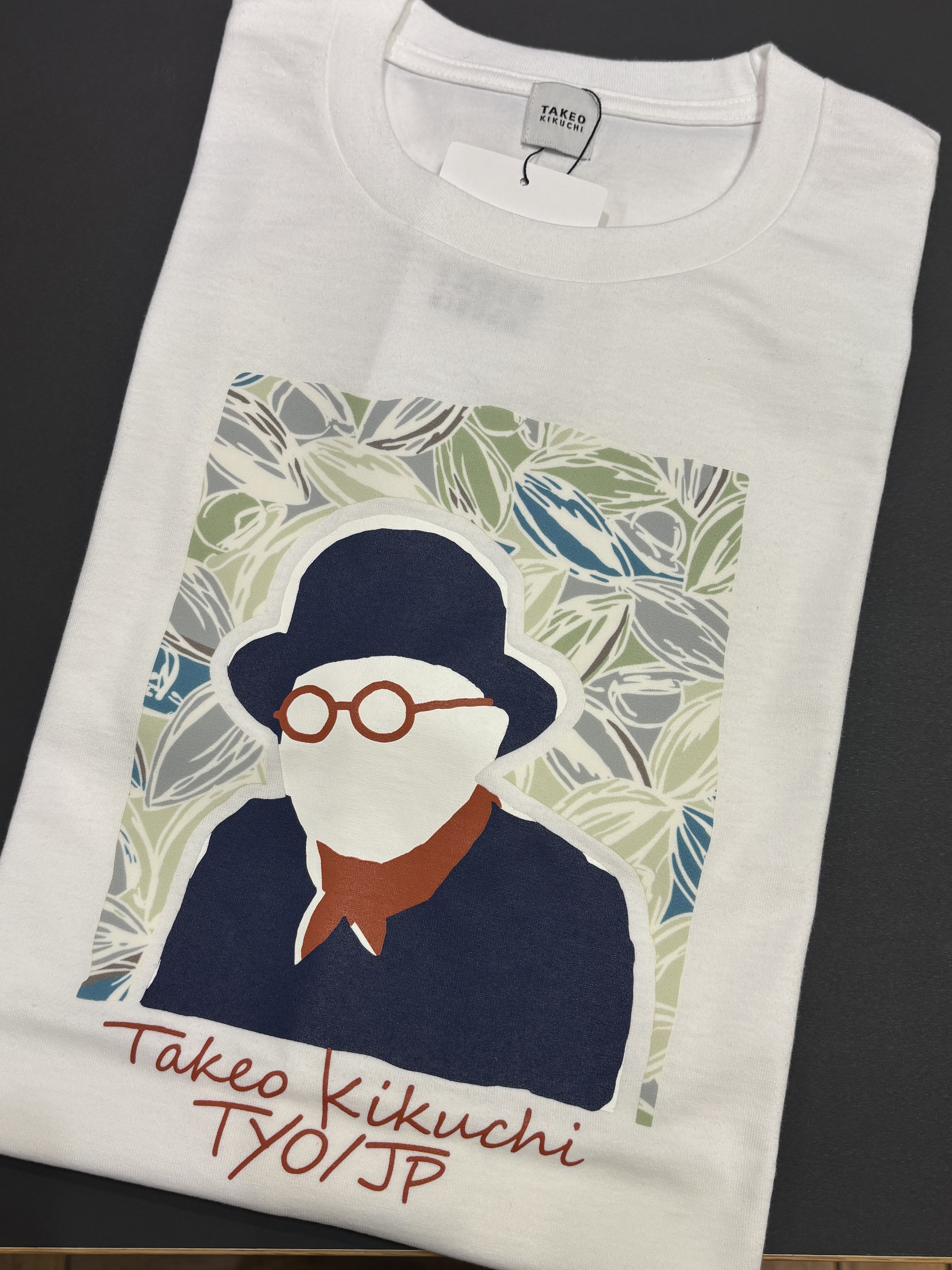 ヒナさんの「TAKEO KIKUCHI｜ポートレートアートＴシャツ」を使ったコーディネート