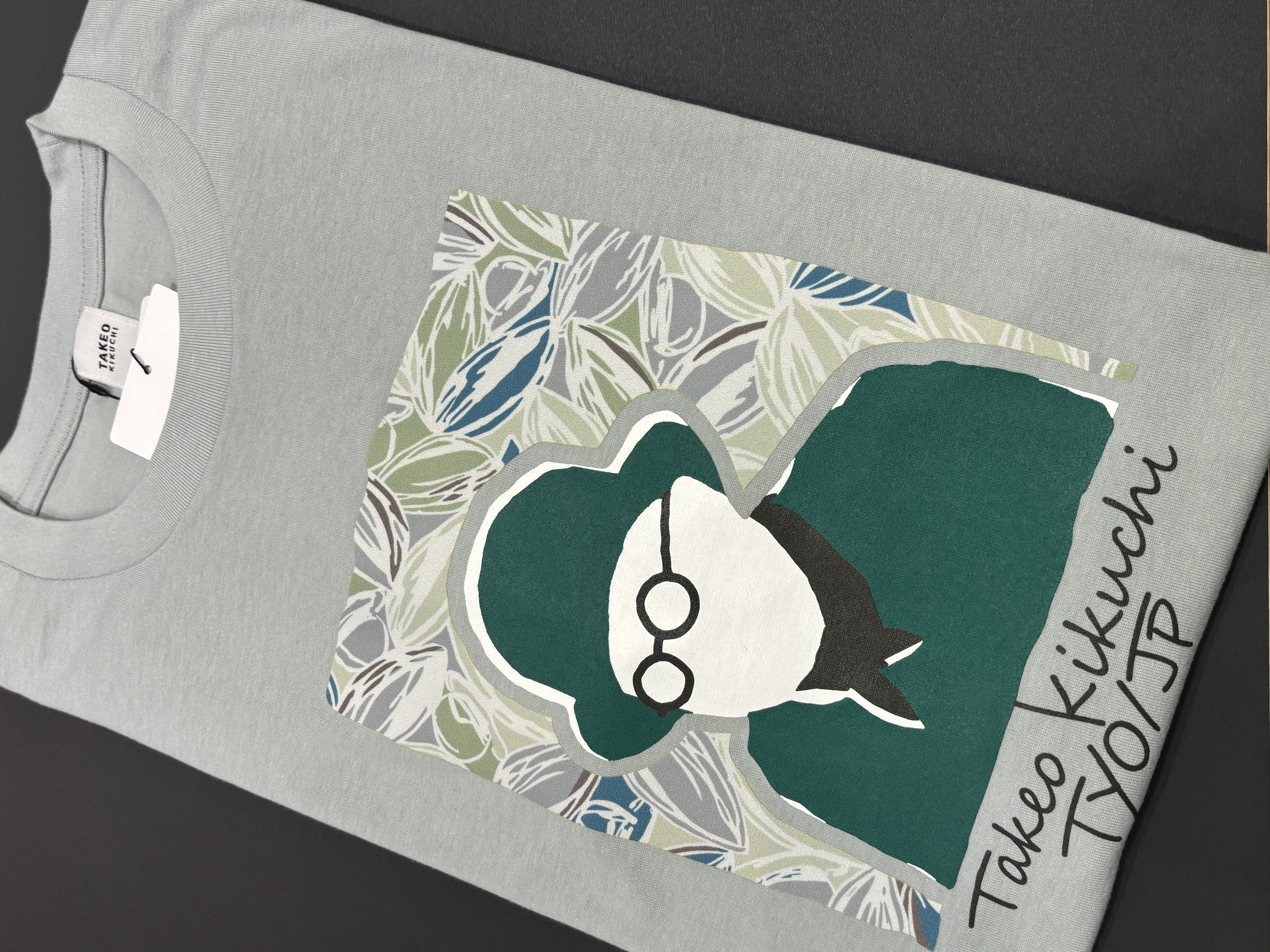 ヒナさんの「TAKEO KIKUCHI｜ポートレートアートＴシャツ」を使ったコーディネート