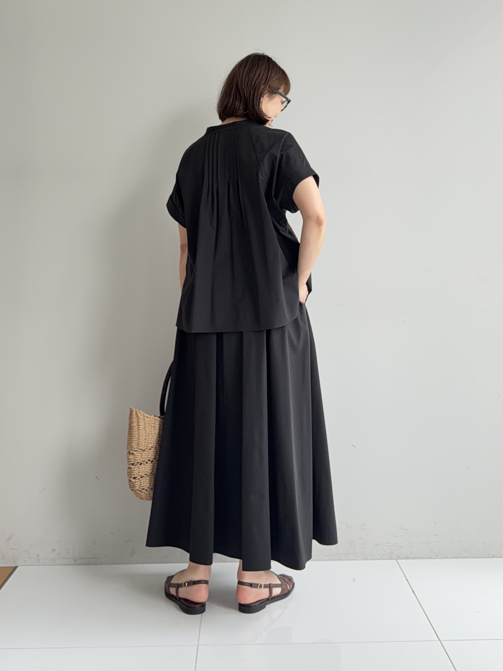 murayamaさんの「INDIVI｜【撥水／UVケア／SETUP可能】軽量タックスキッパーブラウス」を使ったコーディネート
