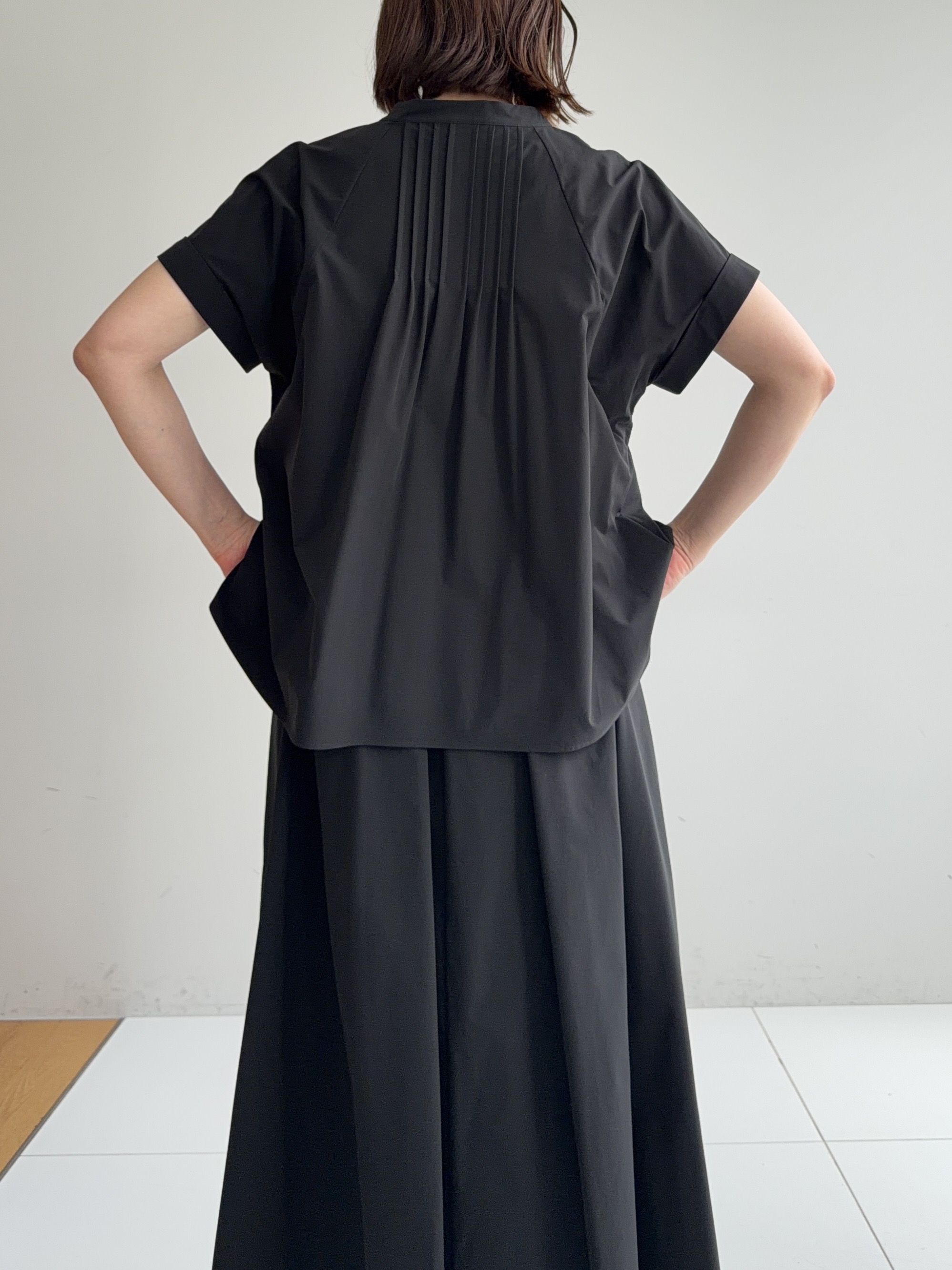 murayamaさんの「INDIVI｜【撥水／UVケア／SETUP可能】軽量タックスキッパーブラウス」を使ったコーディネート