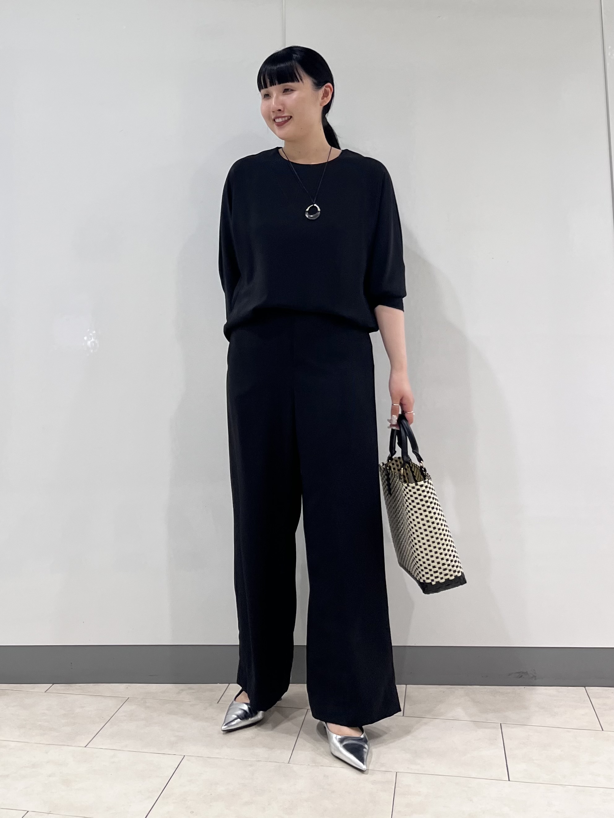 hasuさんの「INDIVI｜【接触冷感／透湿／着る日傘】ドルマントップス」を使ったコーディネート