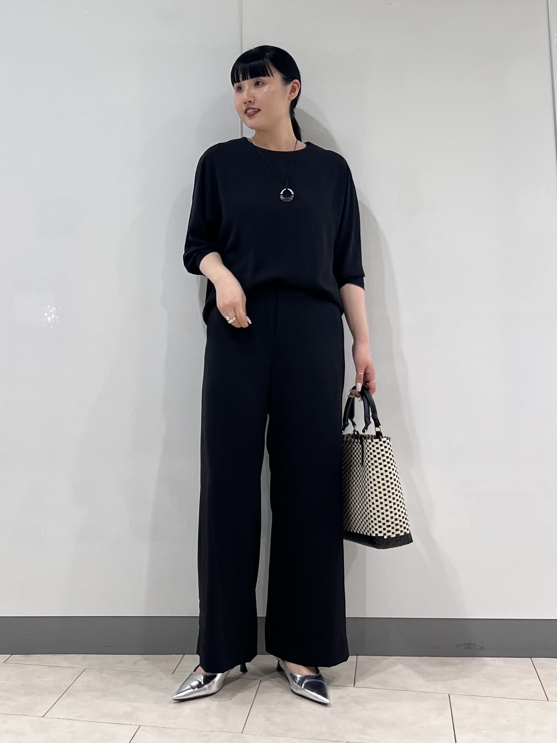 hasuさんの「INDIVI｜【接触冷感／透湿／着る日傘】ドルマントップス」を使ったコーディネート