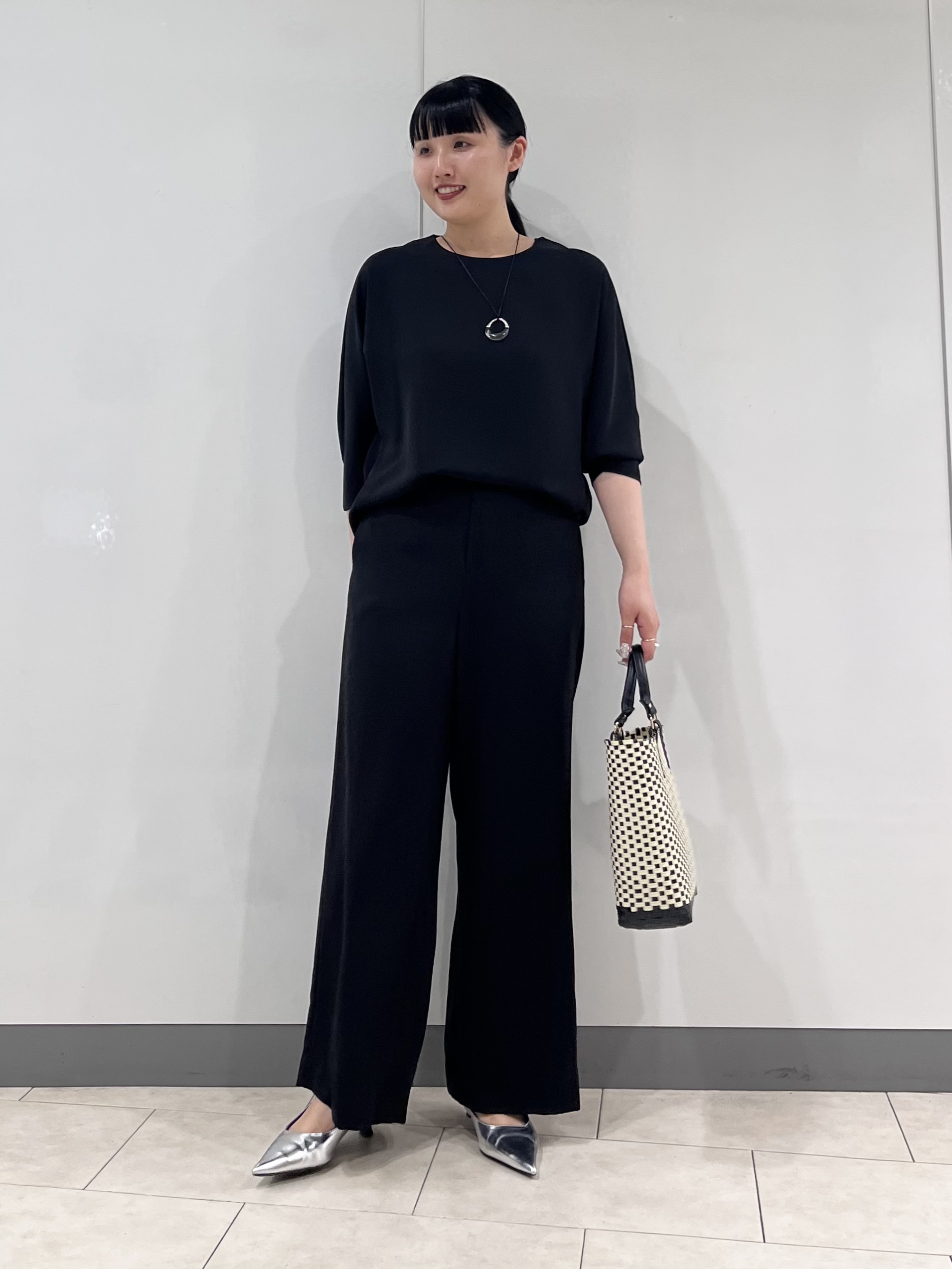 hasuさんの「INDIVI｜【接触冷感／透湿／着る日傘】ドルマントップス」を使ったコーディネート