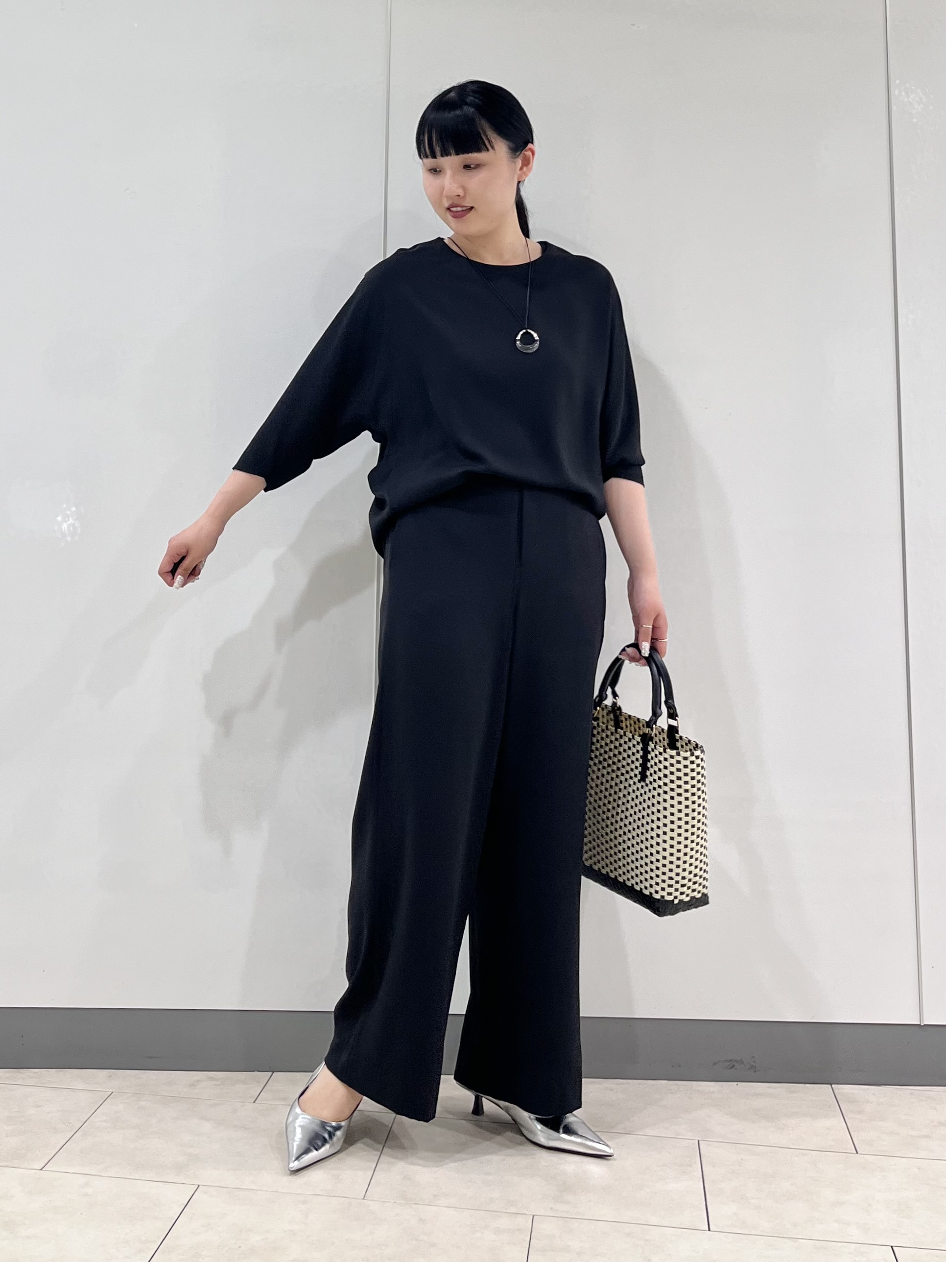 hasuさんの「INDIVI｜【接触冷感／透湿／着る日傘】ドルマントップス」を使ったコーディネート