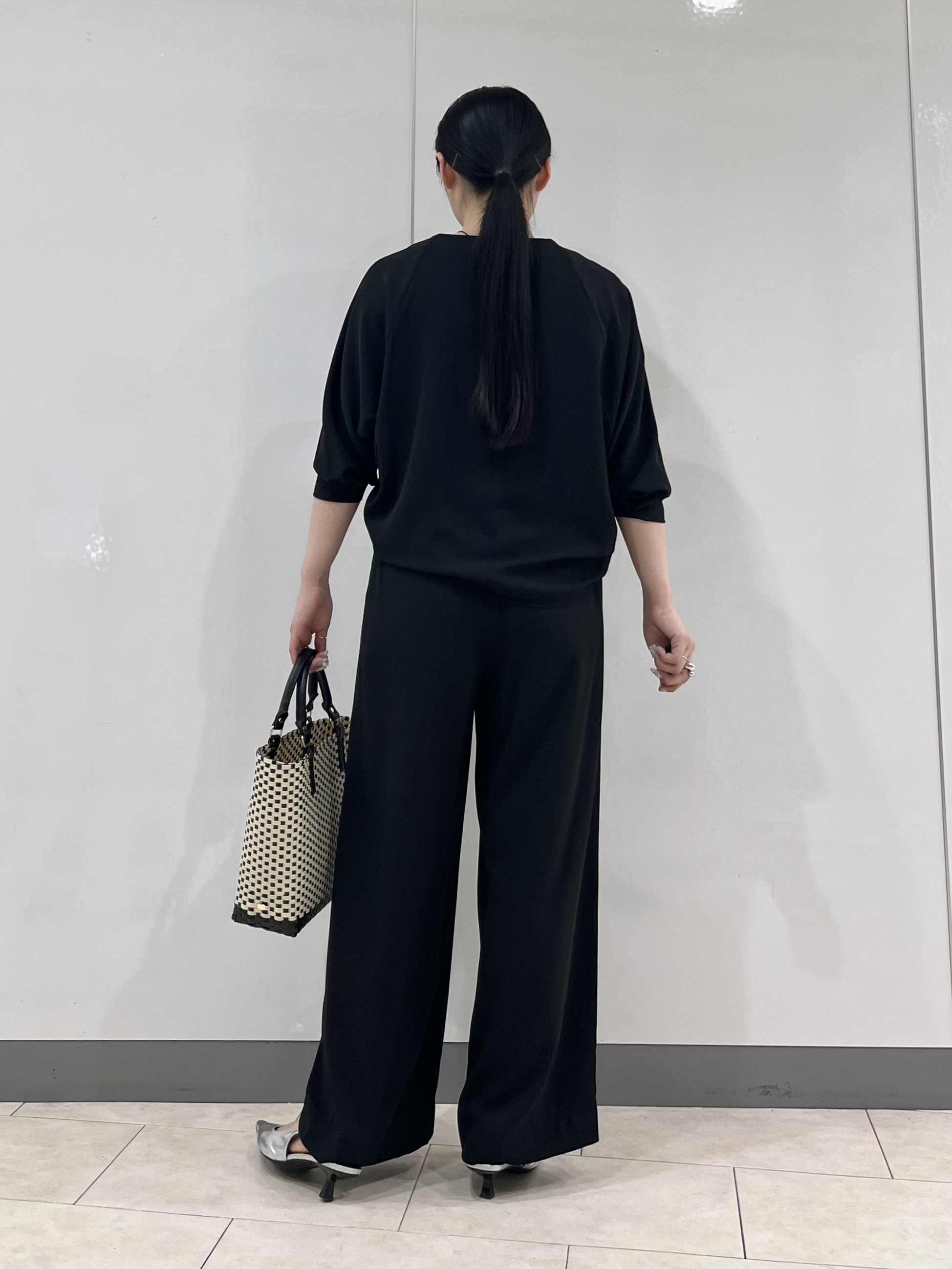 hasuさんの「INDIVI｜【接触冷感／透湿／着る日傘】ドルマントップス」を使ったコーディネート