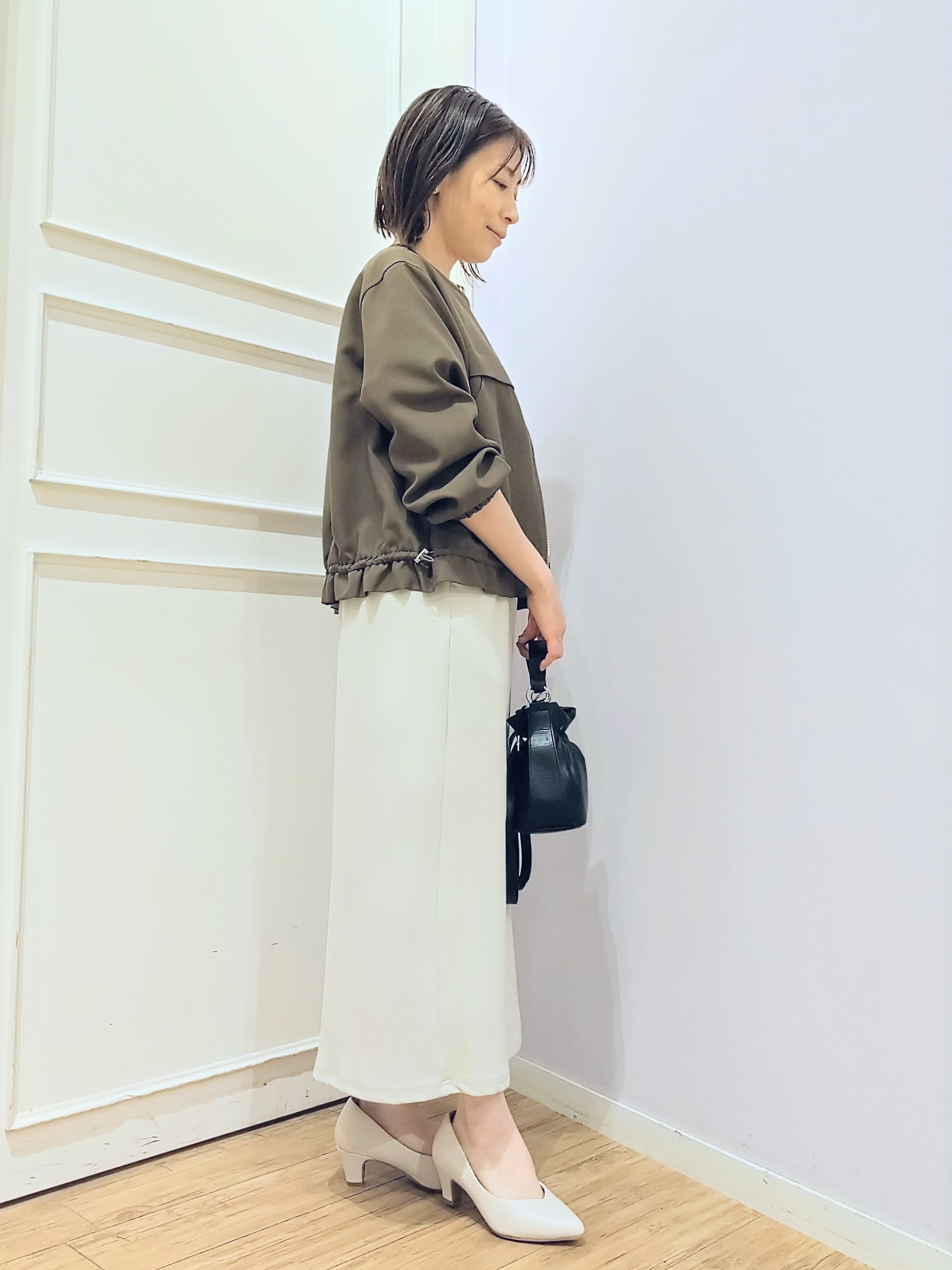 miomioさんの「SHOO･LA･RUE｜【S-LL】スタイルアップを叶える　大人のドロストブルゾン」を使ったコーディネート
