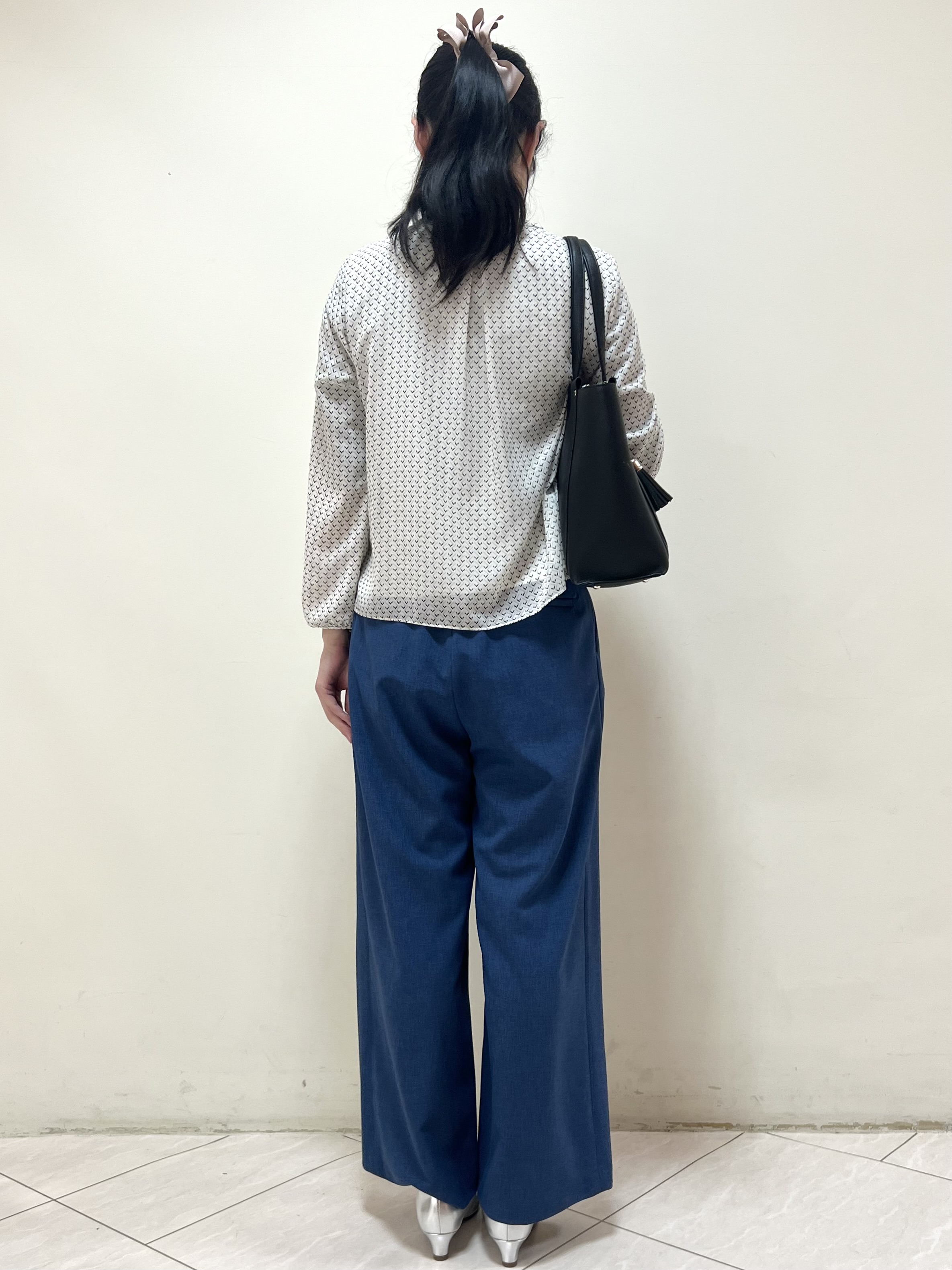 yanaさんの「Reflect｜【UVカット／接触冷感】フロントフリルシフォンブラウス」を使ったコーディネート
