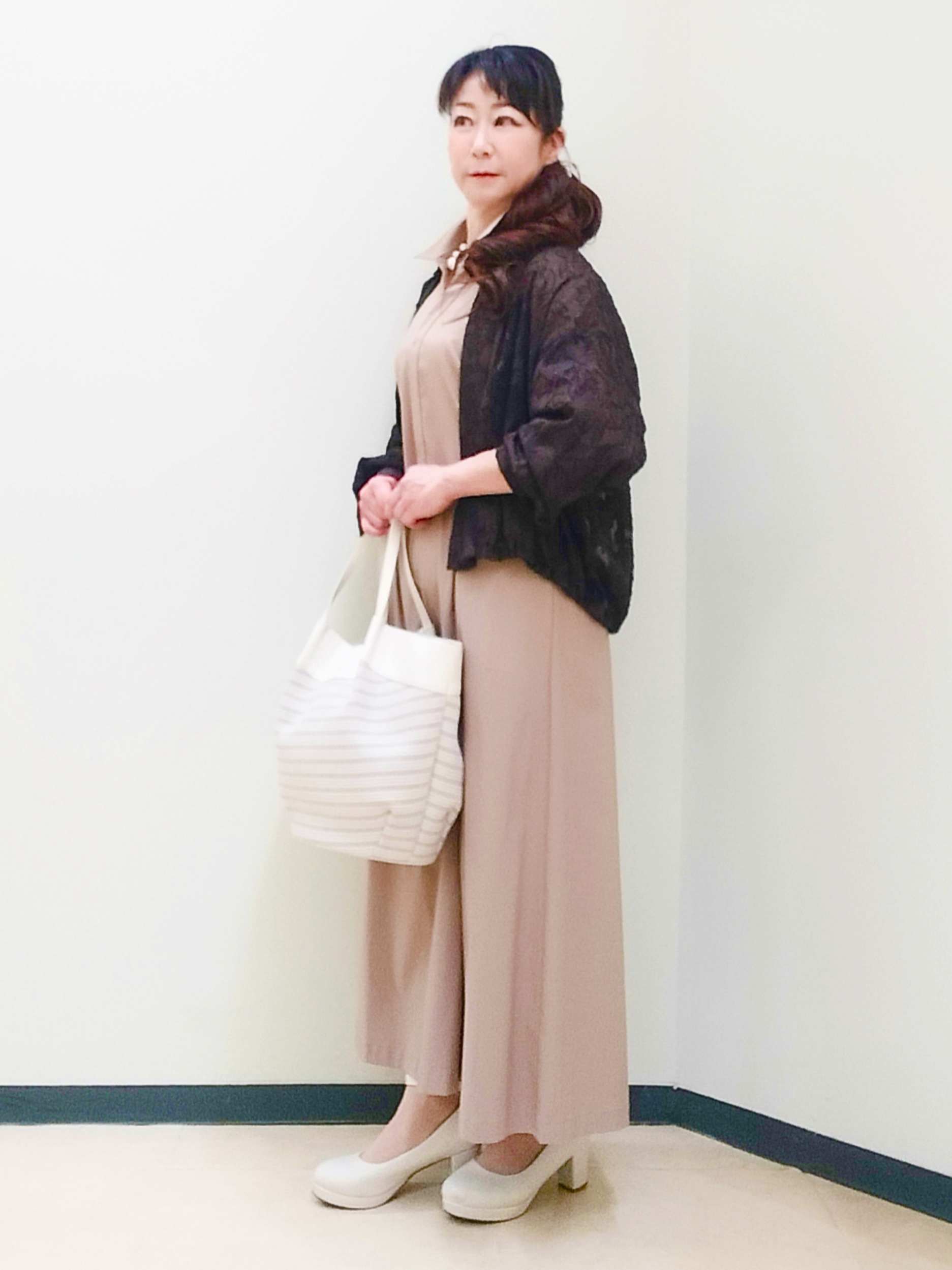 花さんの「Reflect｜【選べる2柄／セットアップ可】シャツ衿シアーブラウス」を使ったコーディネート