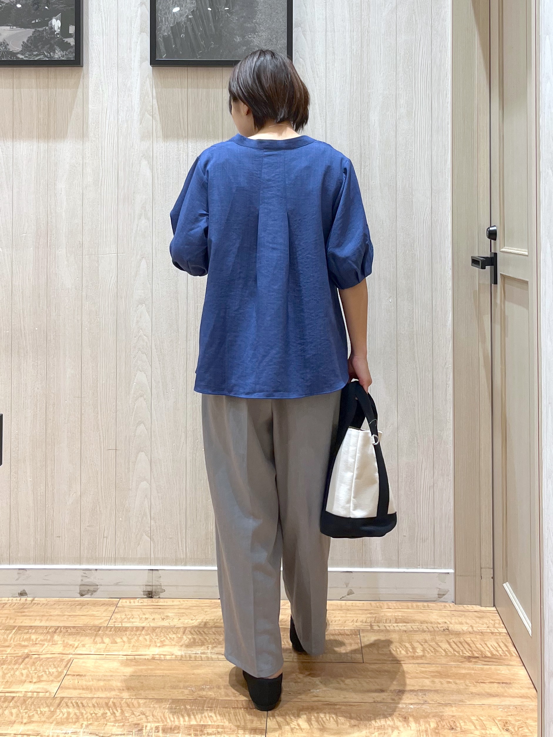 shirayuuuさんの「SHOO･LA･RUE｜【高レビュー/洗濯後しわになりにくい/インせず着られる】自然に体型カバー 麻調ペプラムブラウス」を使ったコーディネート