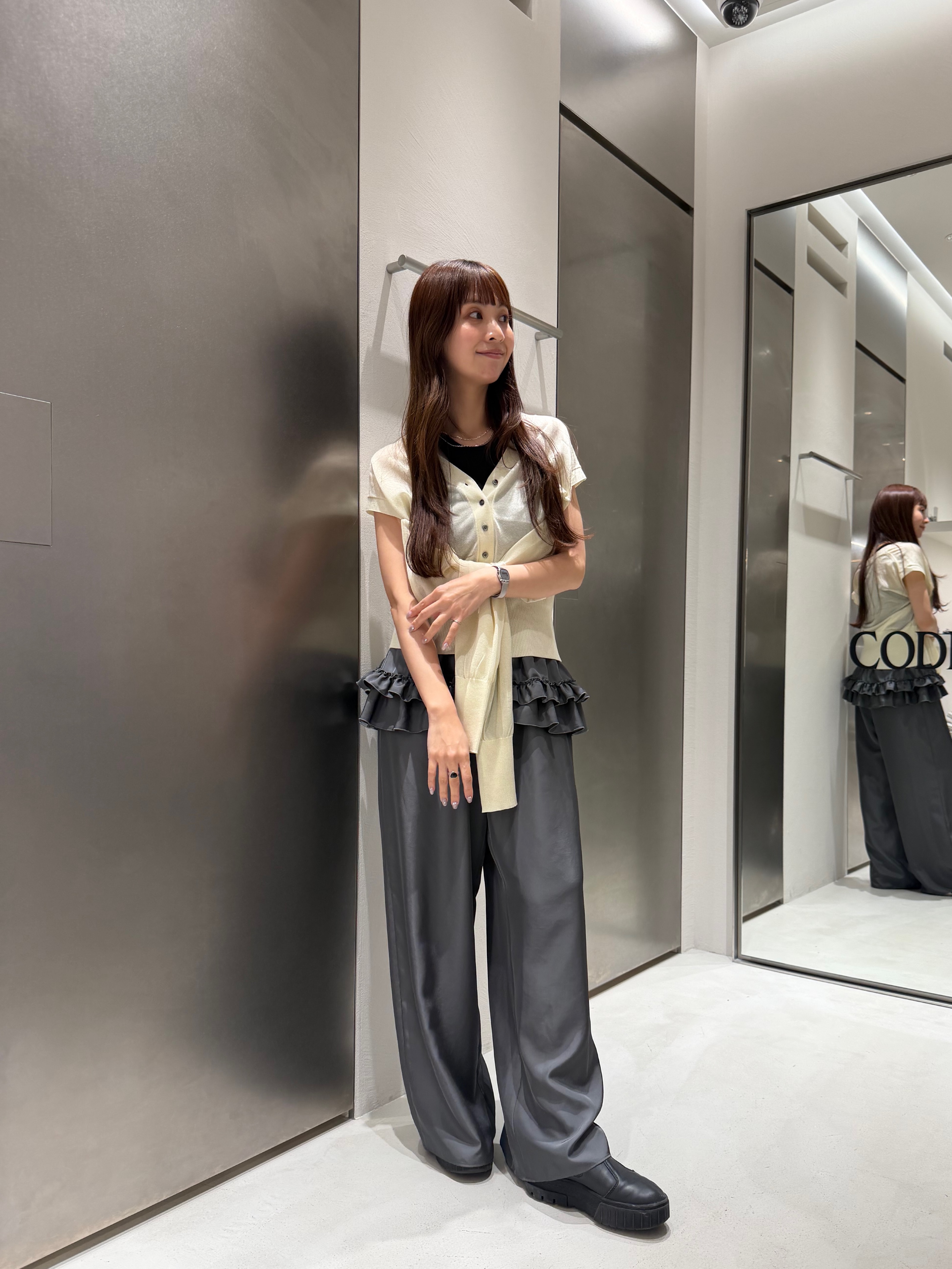 kanamiさんの「CODE A｜frill wide pants」を使ったコーディネート