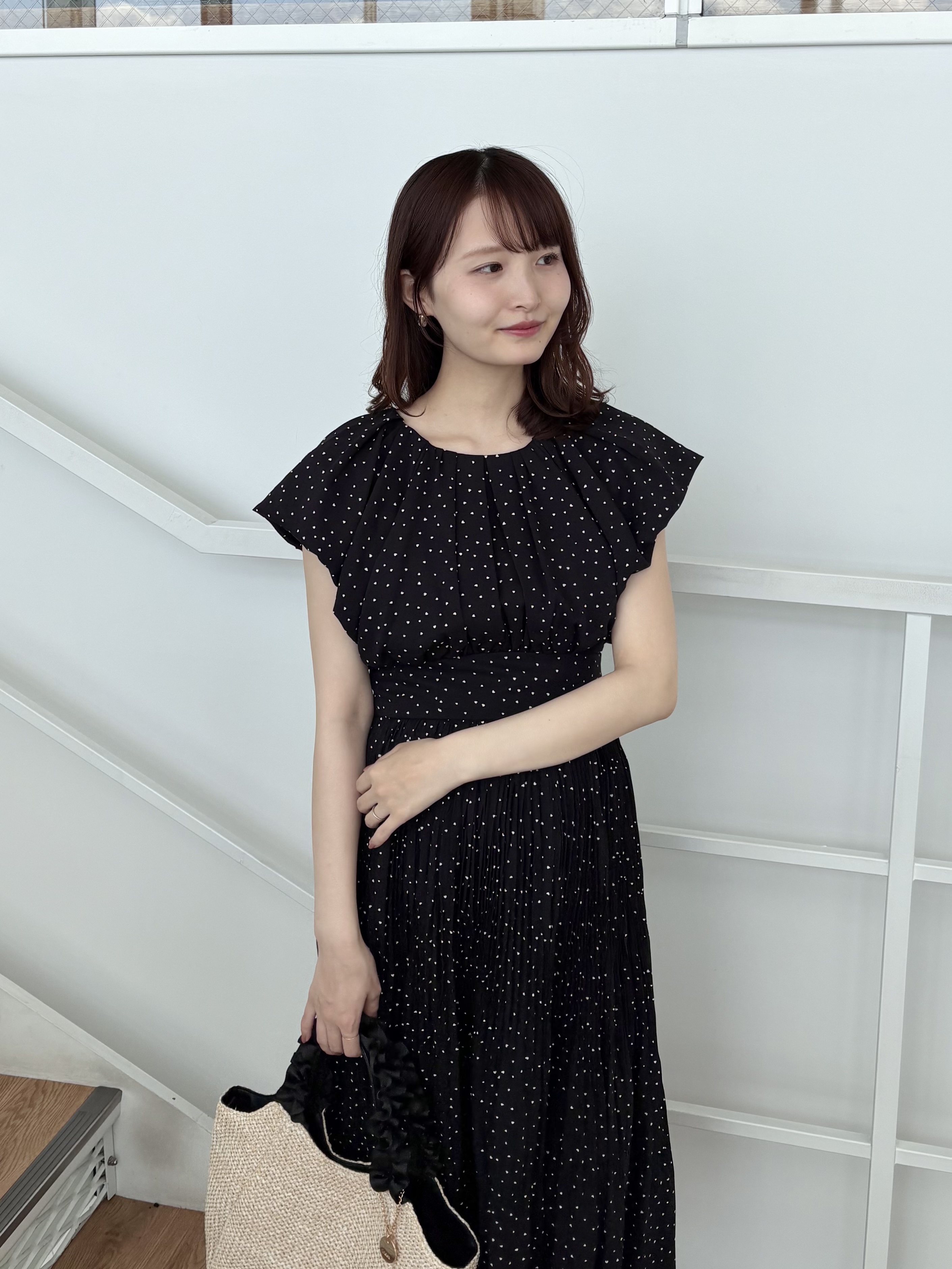 みさかさんの「index｜ハートドットバルーンスリーブワンピース【洗濯機OK／イージーアイロン】」を使ったコーディネート