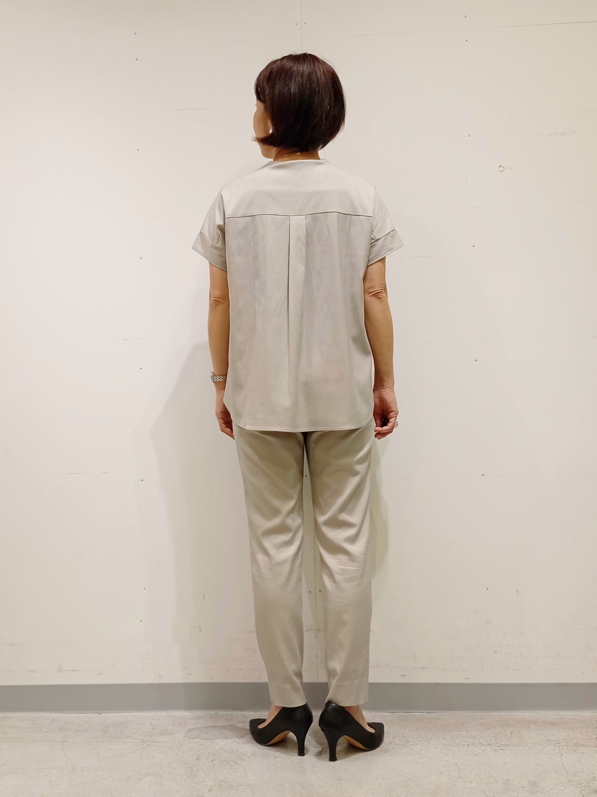 Kさんの「INDIVI｜【さらに軽く軽快！／着る日傘】ノーカラージャケット」を使ったコーディネート