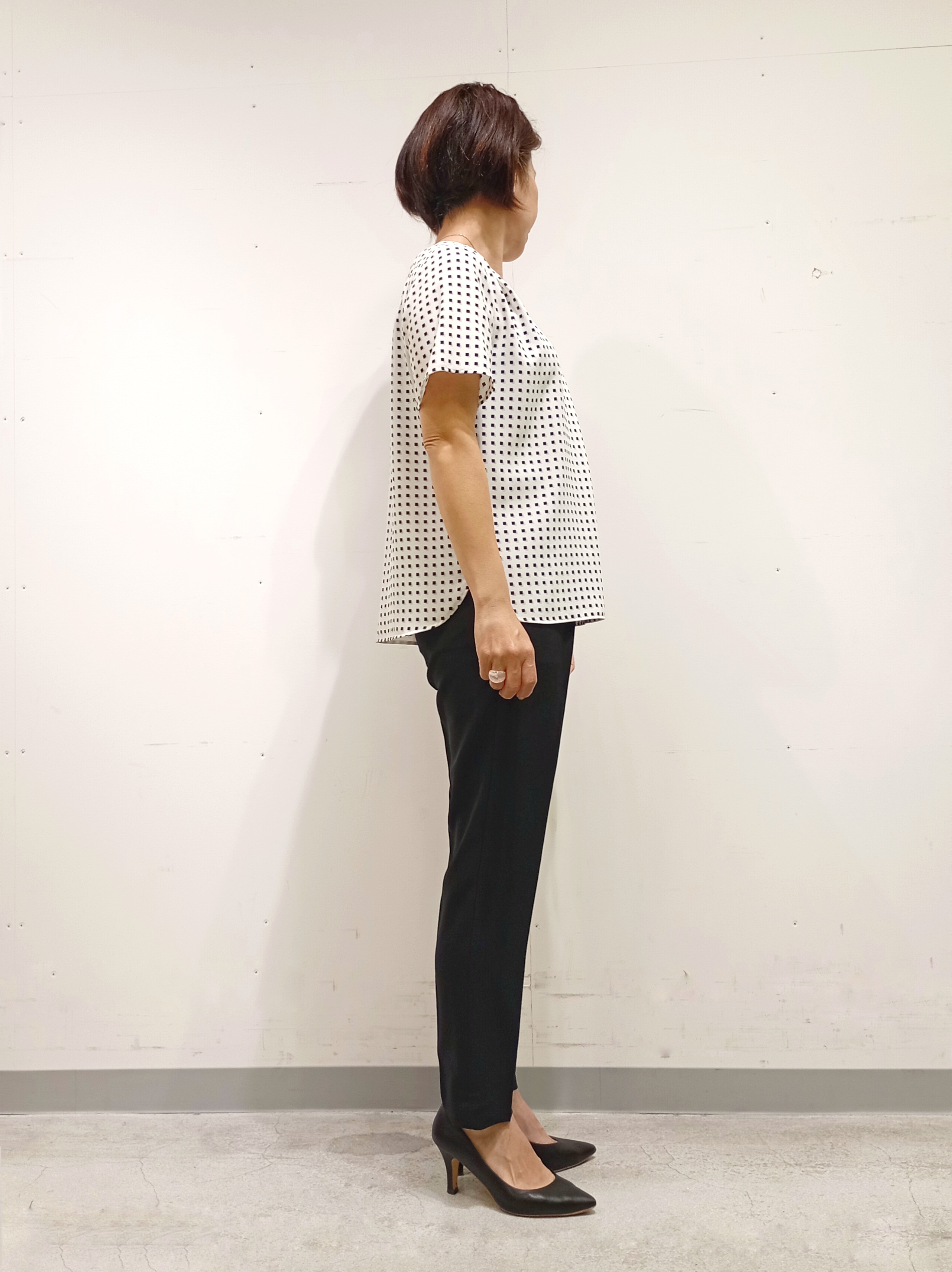 Kさんの「INDIVI｜【洗える／UVケア】幾何学柄＆無地 タックVネック 半袖ブラウス」を使ったコーディネート