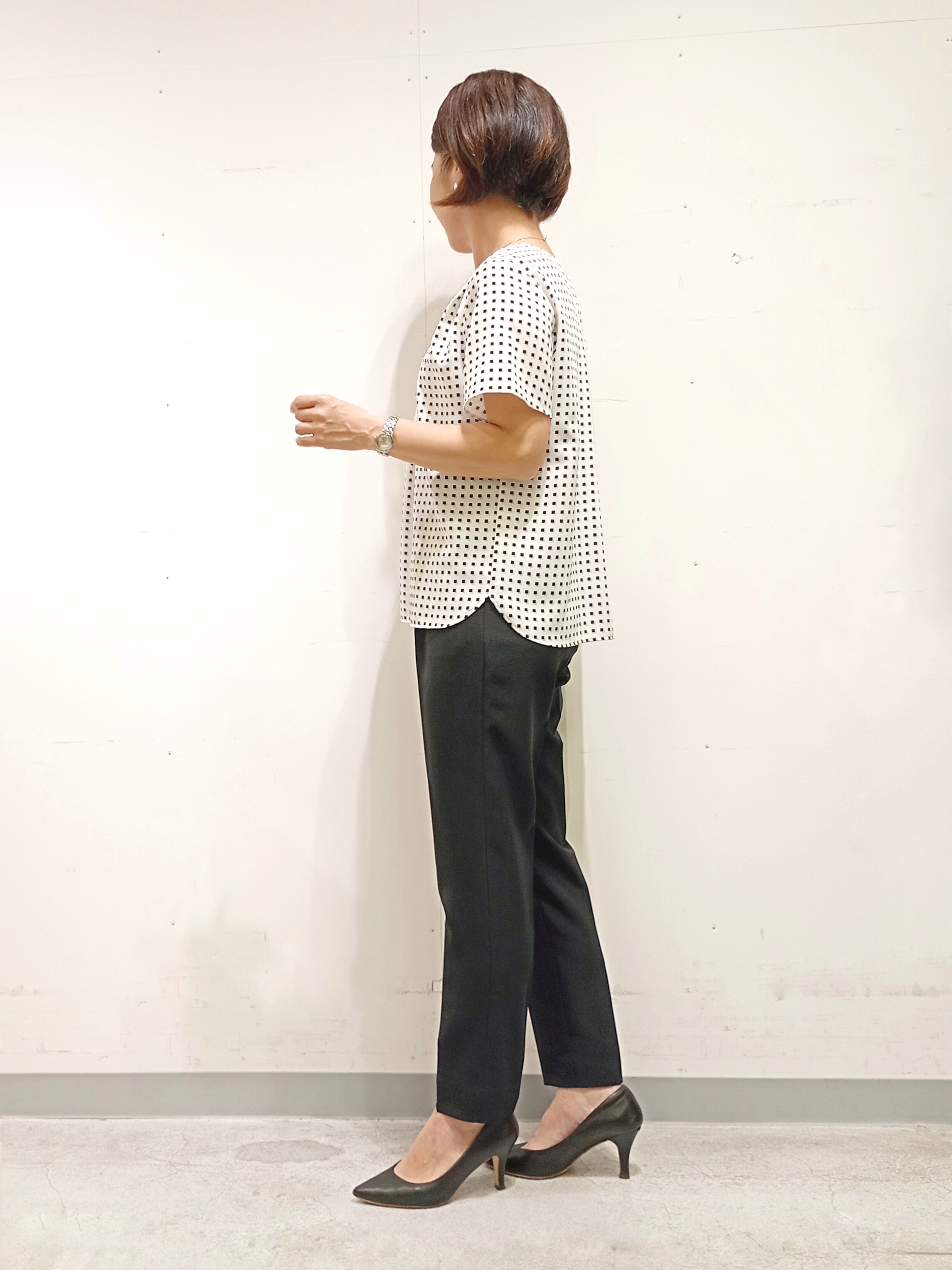 Kさんの「INDIVI｜【洗える／UVケア】幾何学柄＆無地 タックVネック 半袖ブラウス」を使ったコーディネート