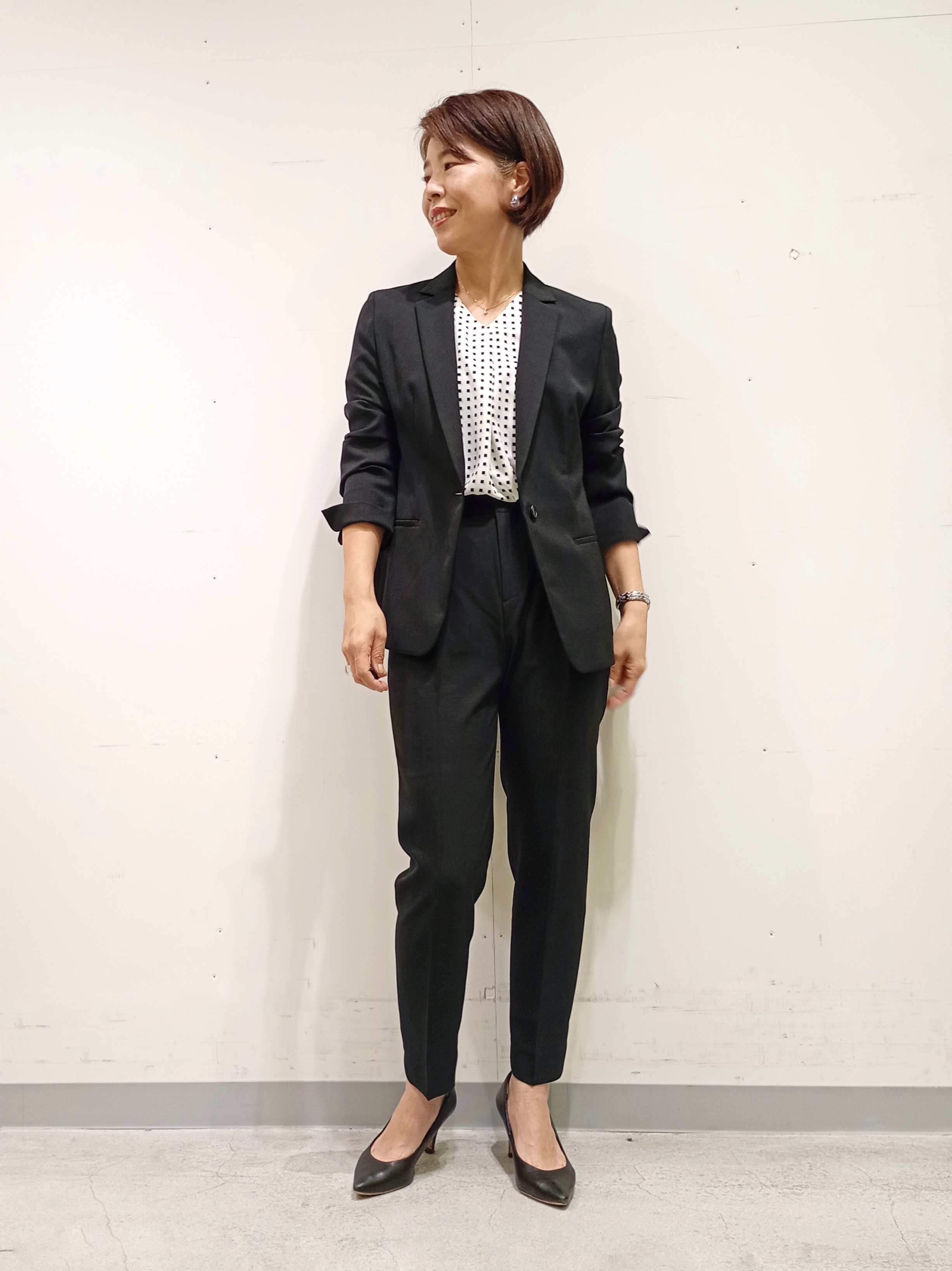 Kさんの「INDIVI｜【洗える／UVケア】幾何学柄＆無地 タックVネック 半袖ブラウス」を使ったコーディネート